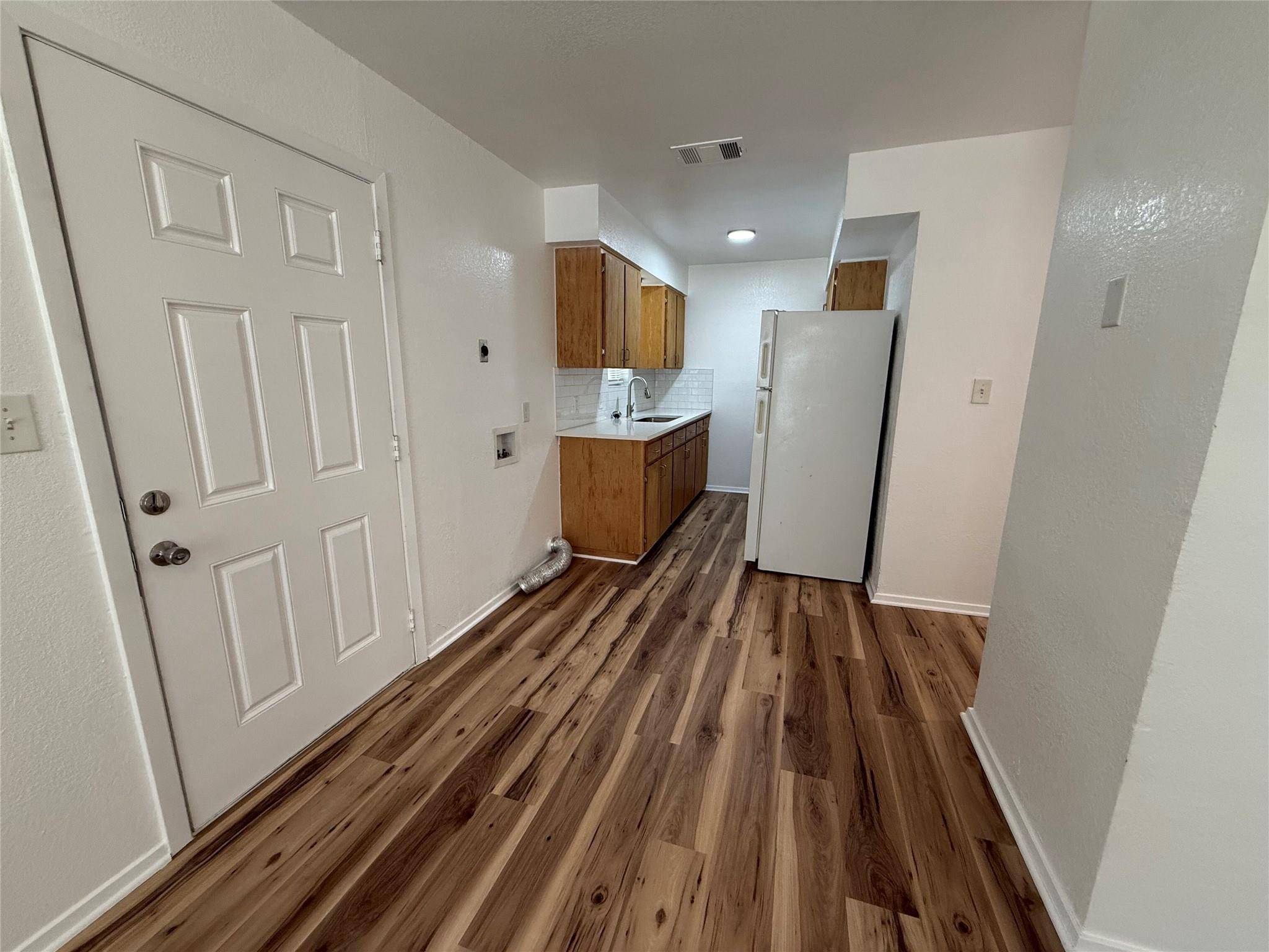 1009 Alex ST #A, Lockhart, TX 78644