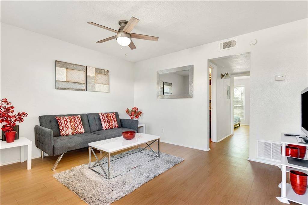 2401 Manor RD #209, Austin, TX 78722