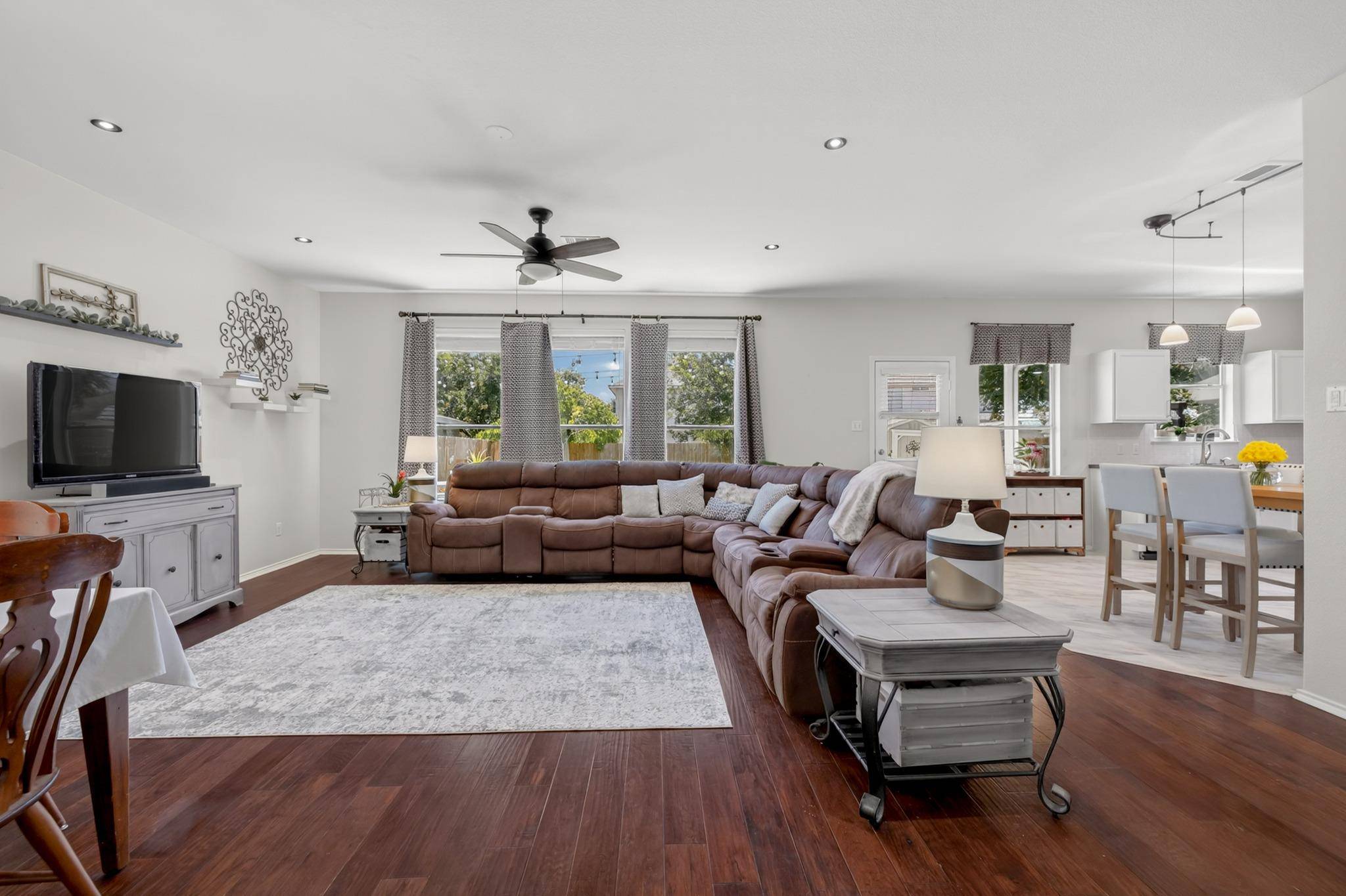 213 Inca Dove LN, Leander, TX 78641