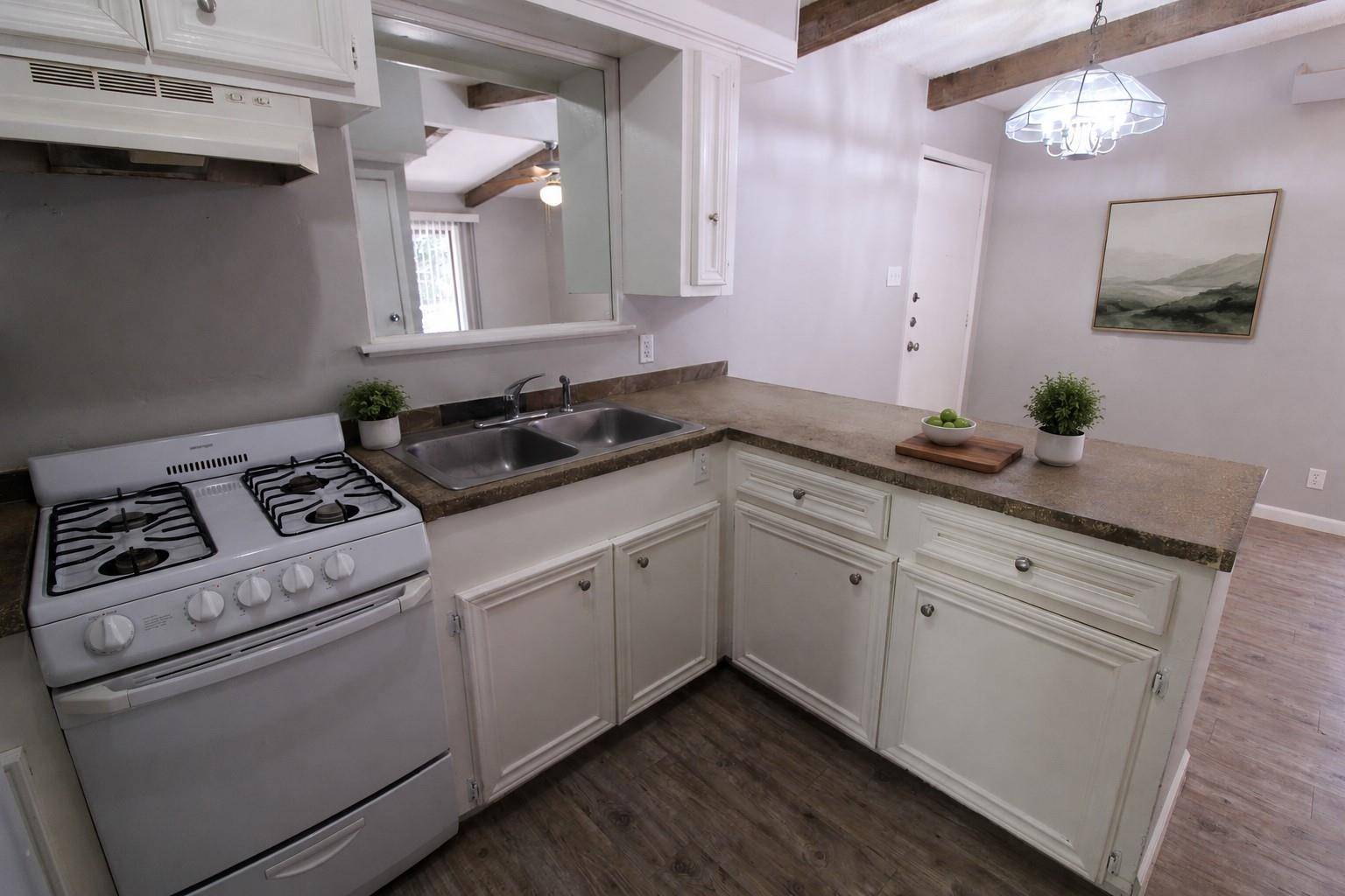 300 Franklin BLVD #104, Austin, TX 78751