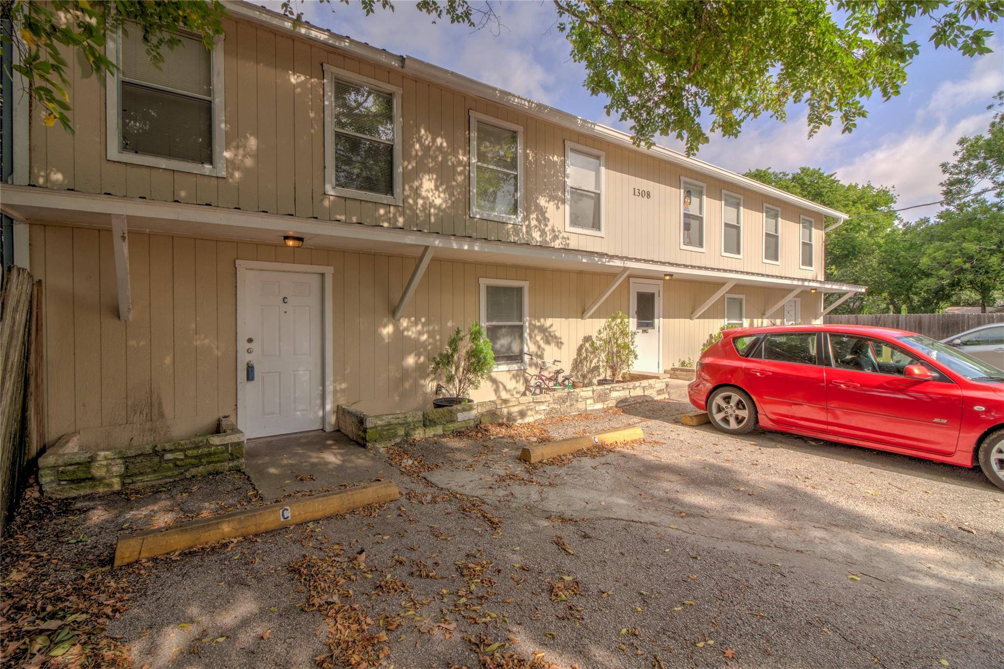 1308 S Pine ST #D, Georgetown, TX 78626