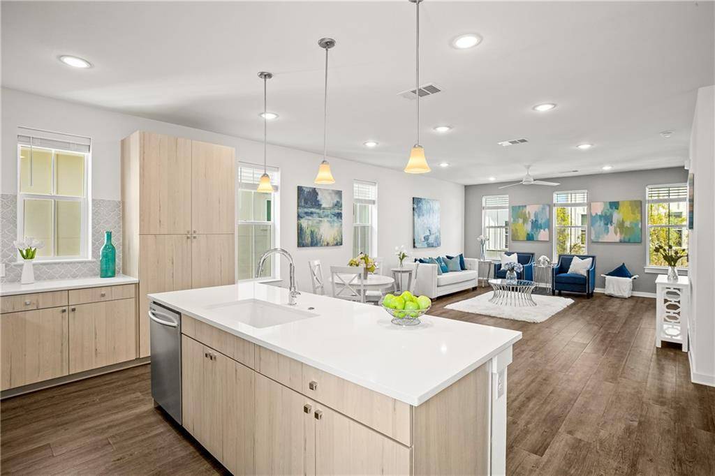 2624 Metcalfe RD #8, Austin, TX 78741