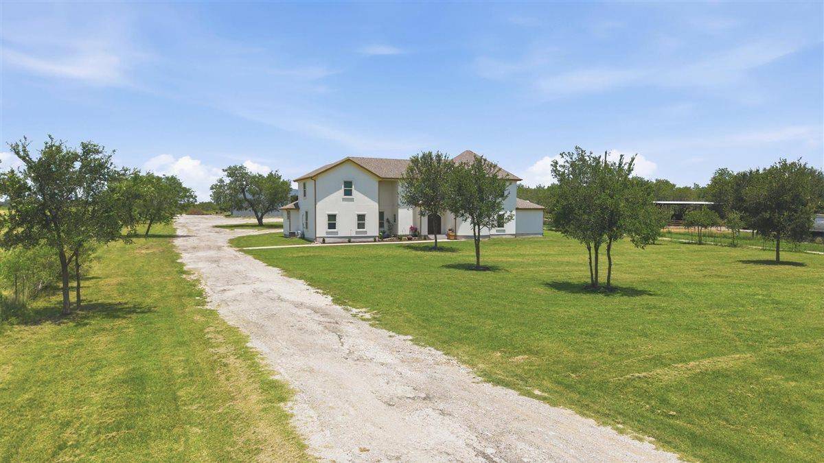 1206 Walter Hoffman RD, Cedar Creek, TX 78612