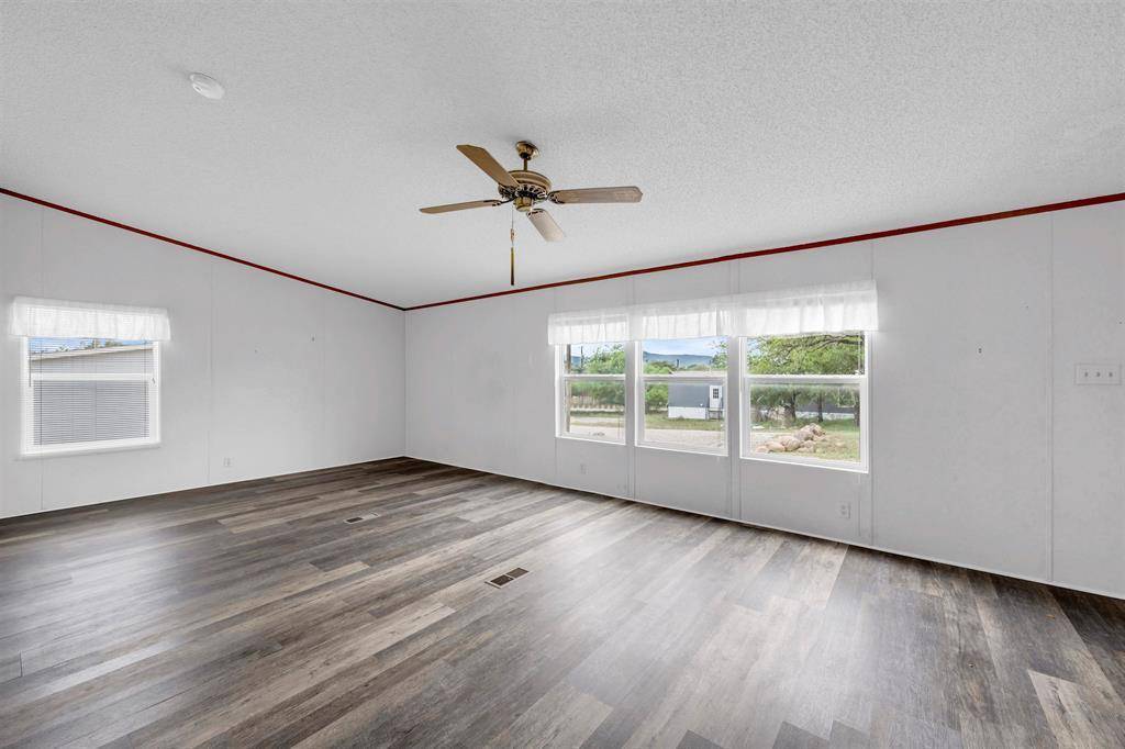 156 Julie DR, Kingsland, TX 78639
