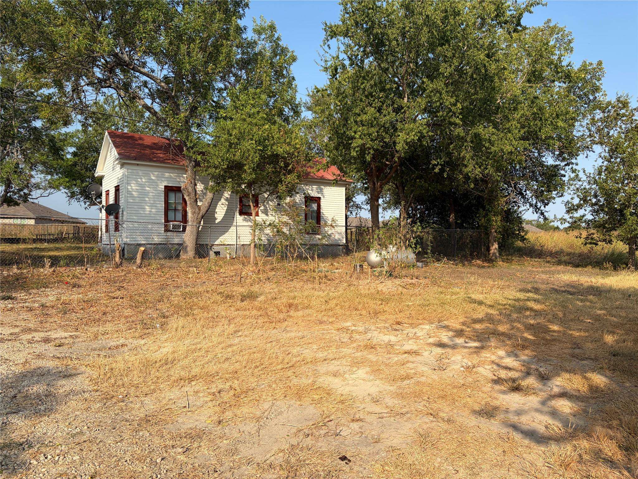 910 Bunton LN #E, Kyle, TX 78640