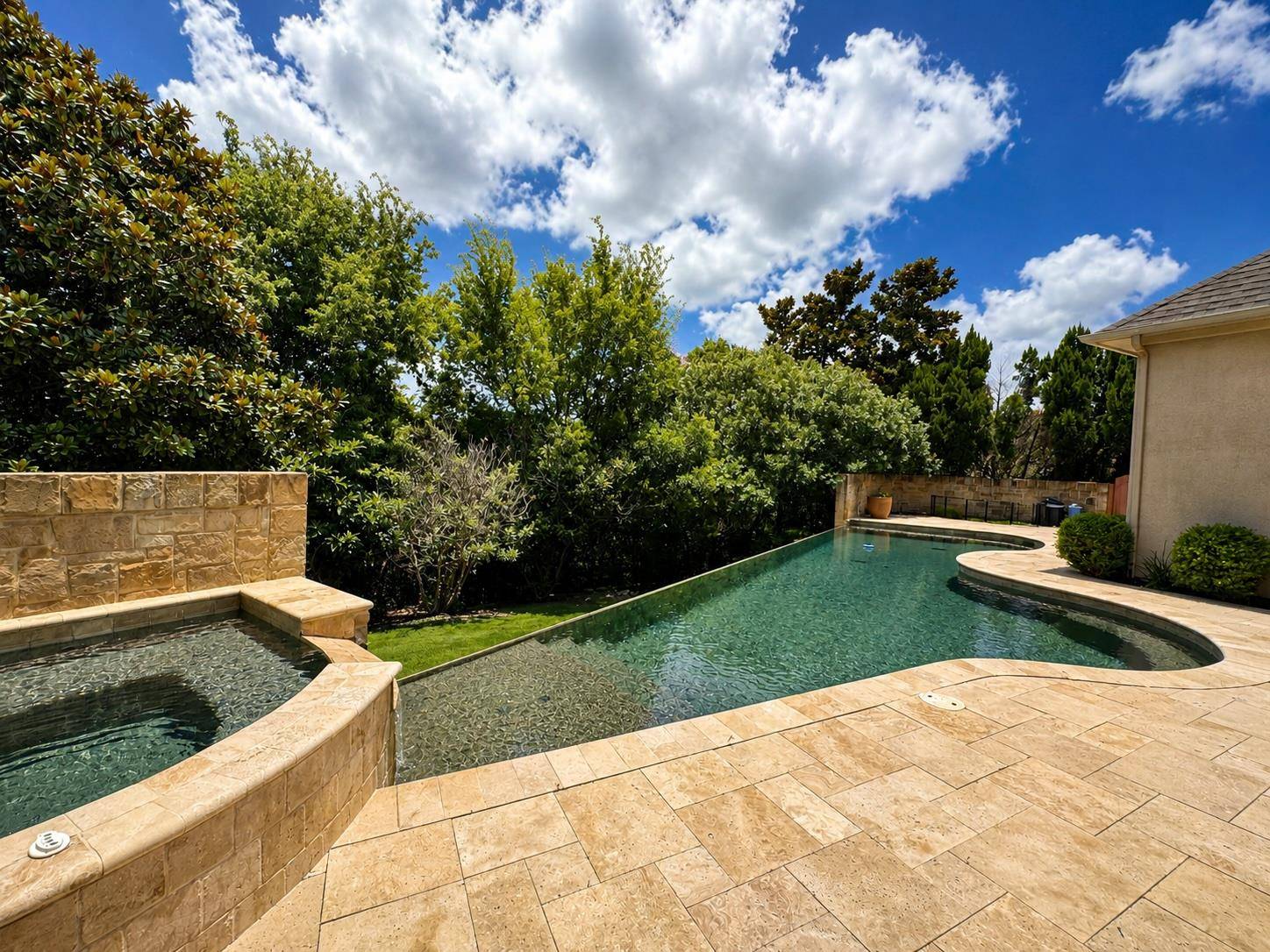 206 Varco DR, Austin, TX 78738