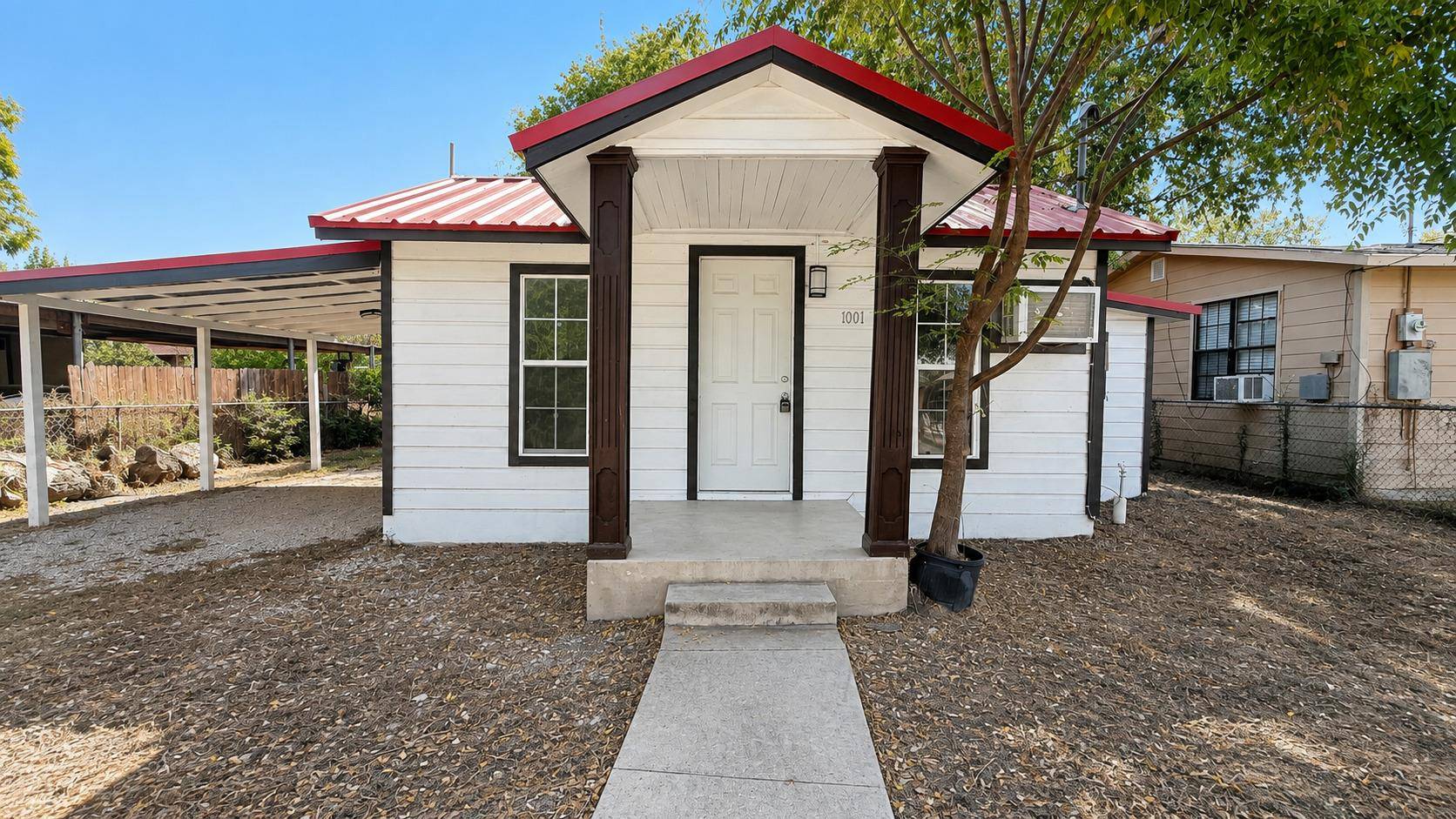 1001 Tony Lee ST, Seguin, TX 78155