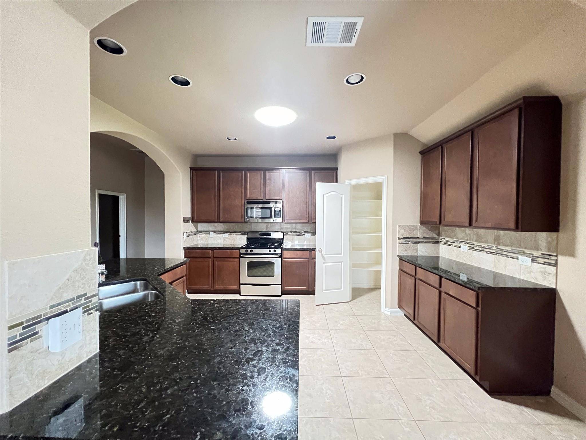 1817 Greyleaf PATH, Round Rock, TX 78665