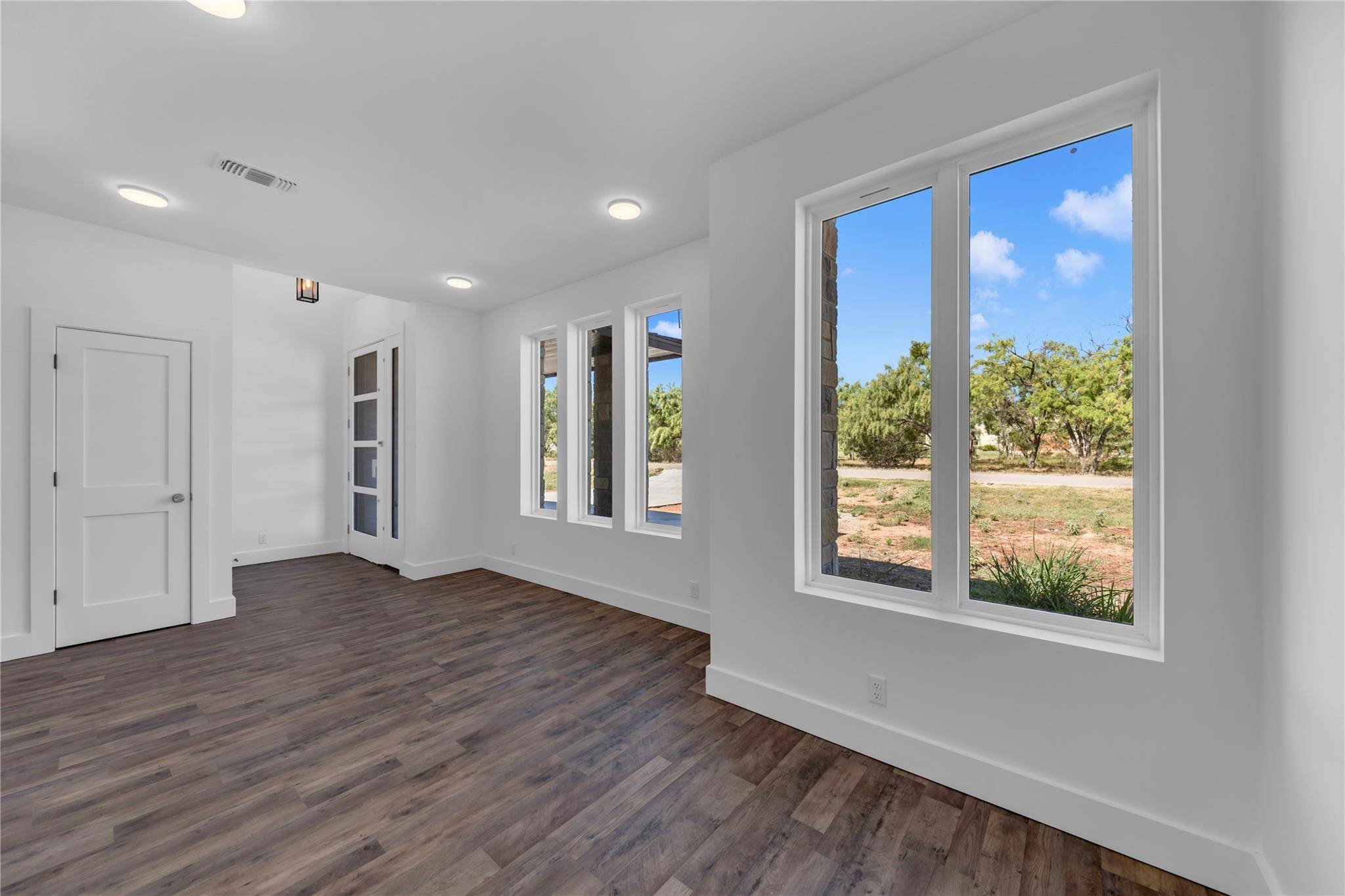 515 Sun Ray, Horseshoe Bay, TX 78657