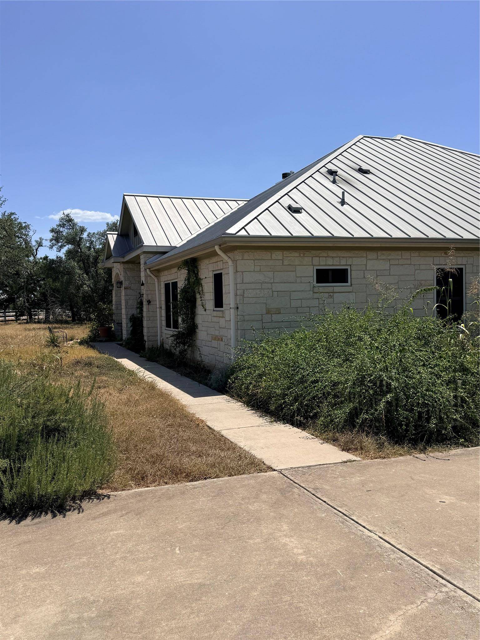 300 Medlin Creek LOOP, Dripping Springs, TX 78620