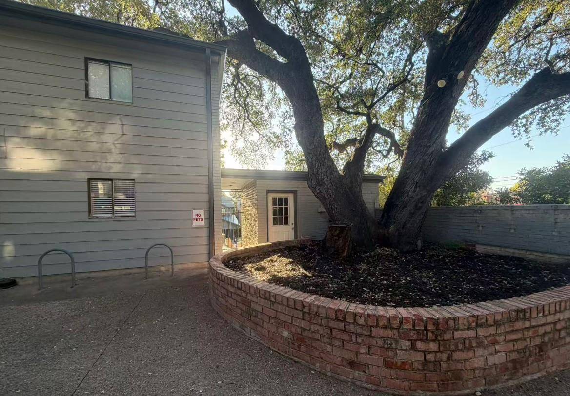 803 W 28th ST #101, Austin, TX 78705