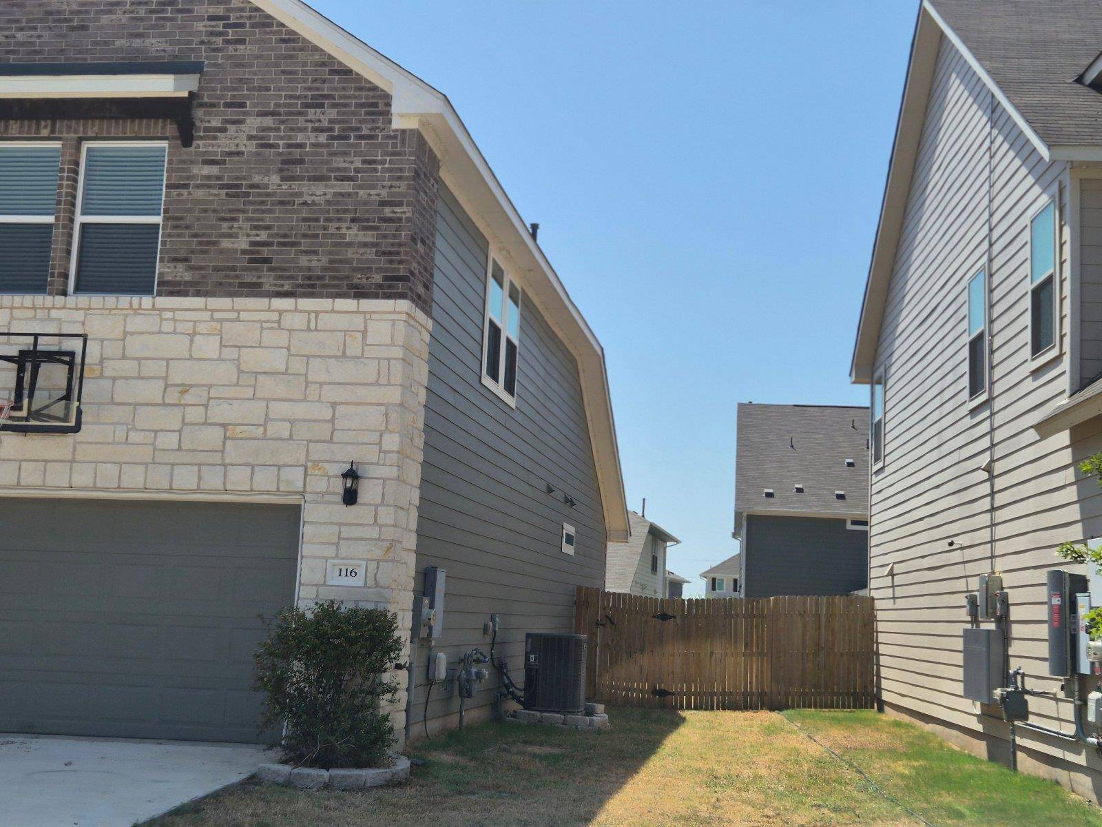 116 Lyrebird LN, Hutto, TX 78634