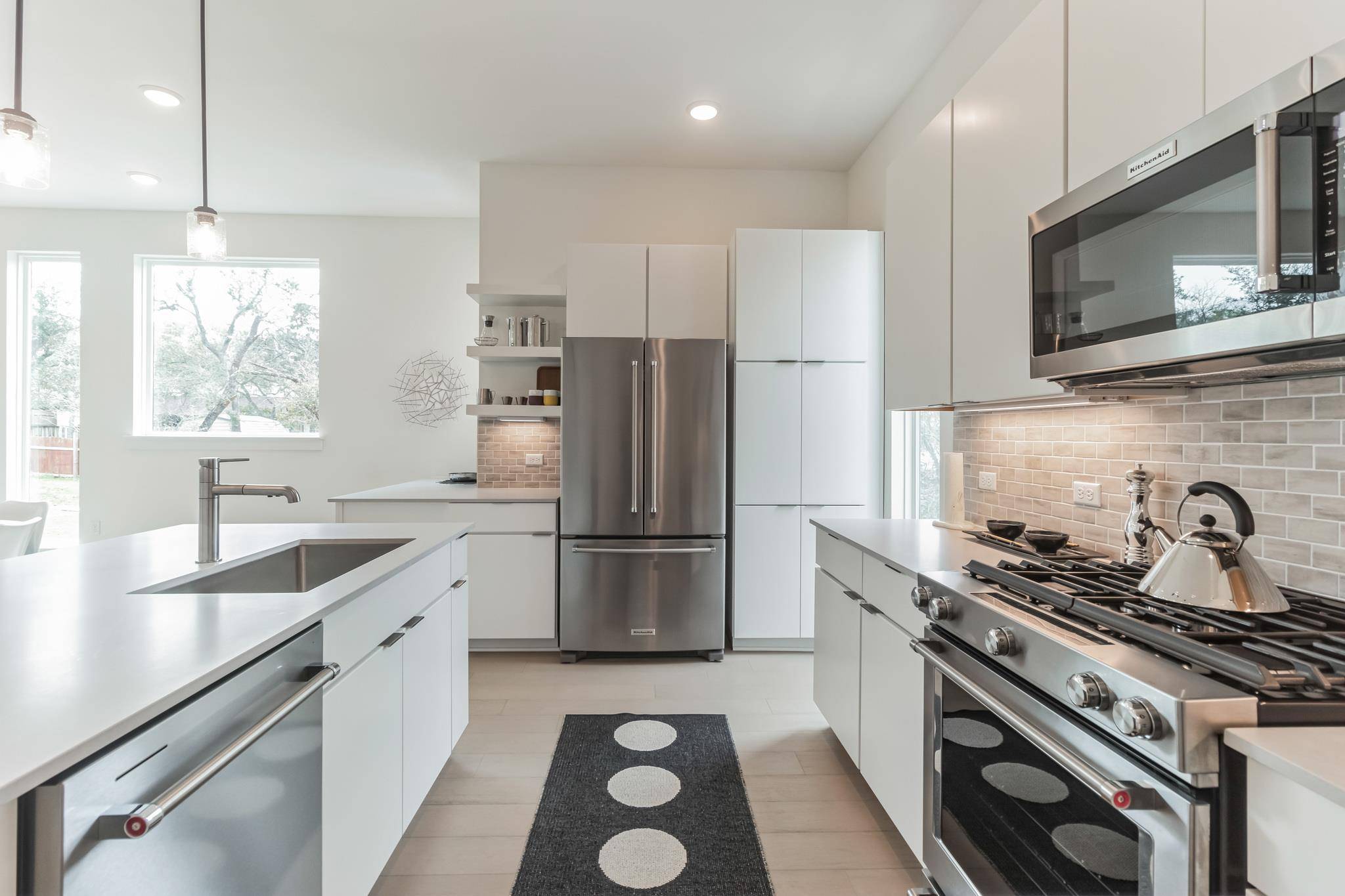 6819 Wolfcreek PASS #22, Austin, TX 78749