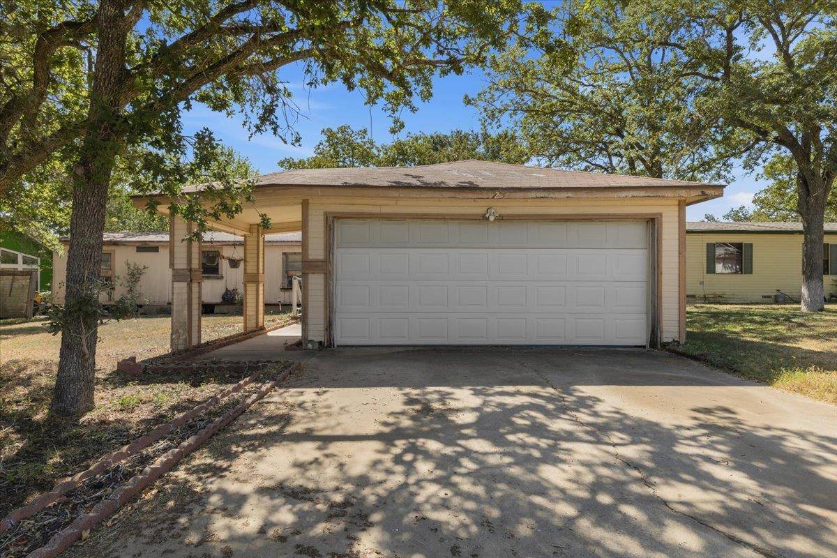 125 Live Oak DR, Cedar Creek, TX 78612