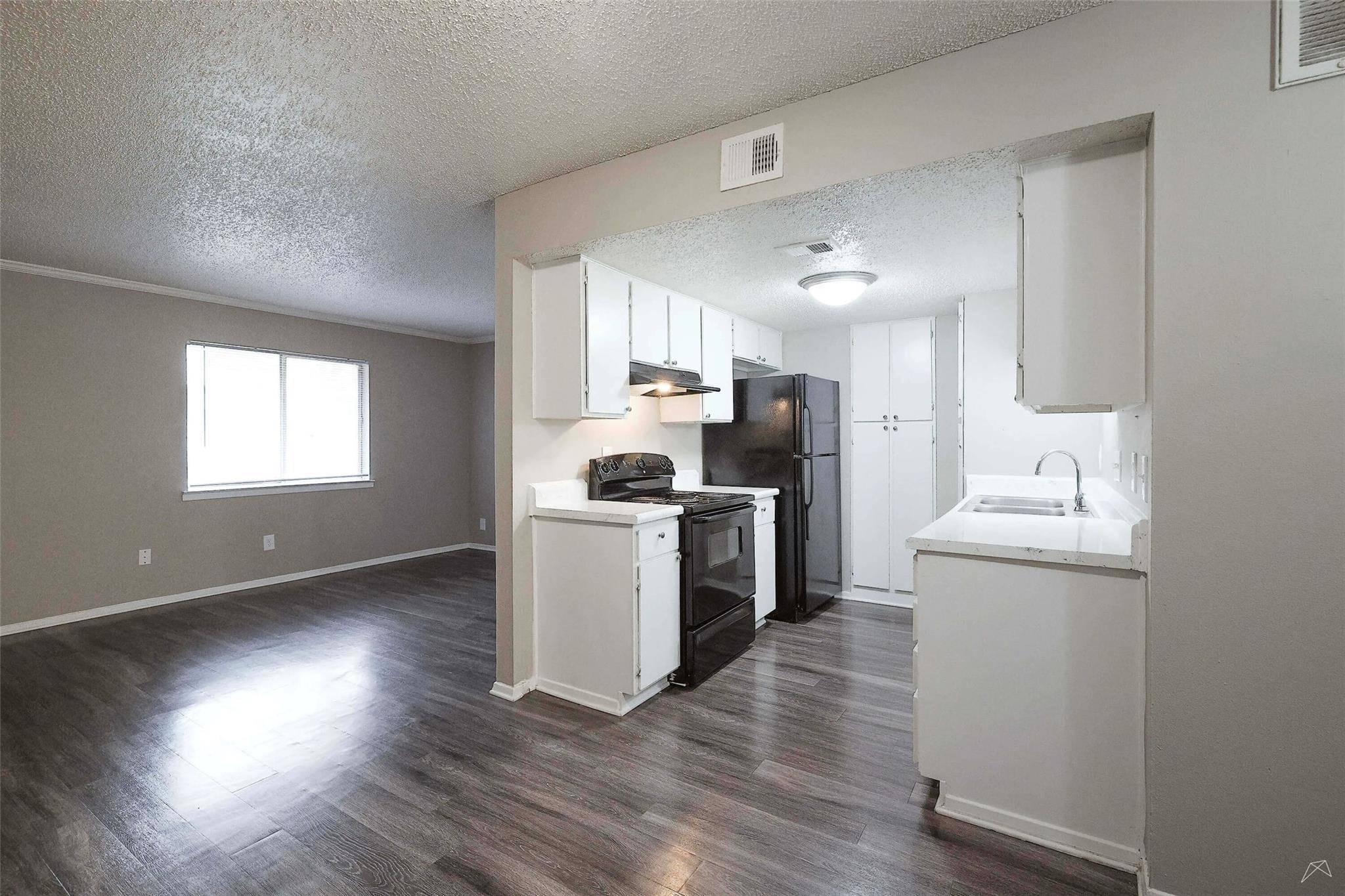 8100 N Mopac EXPY #04-215, Austin, TX 78759
