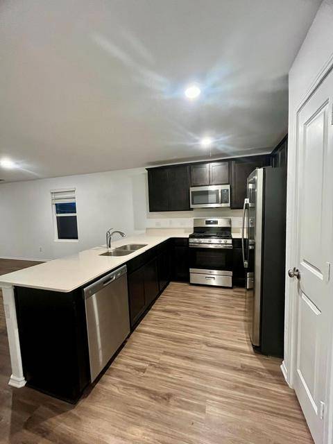 406 Halfmoon DR, Lockhart, TX 78644