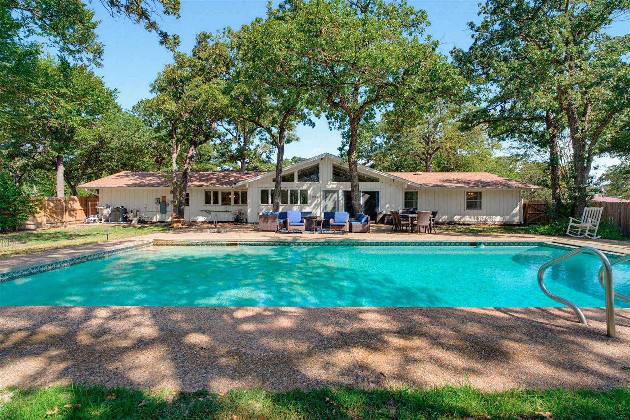 2003 Okelley RD, Rockdale, TX 76567