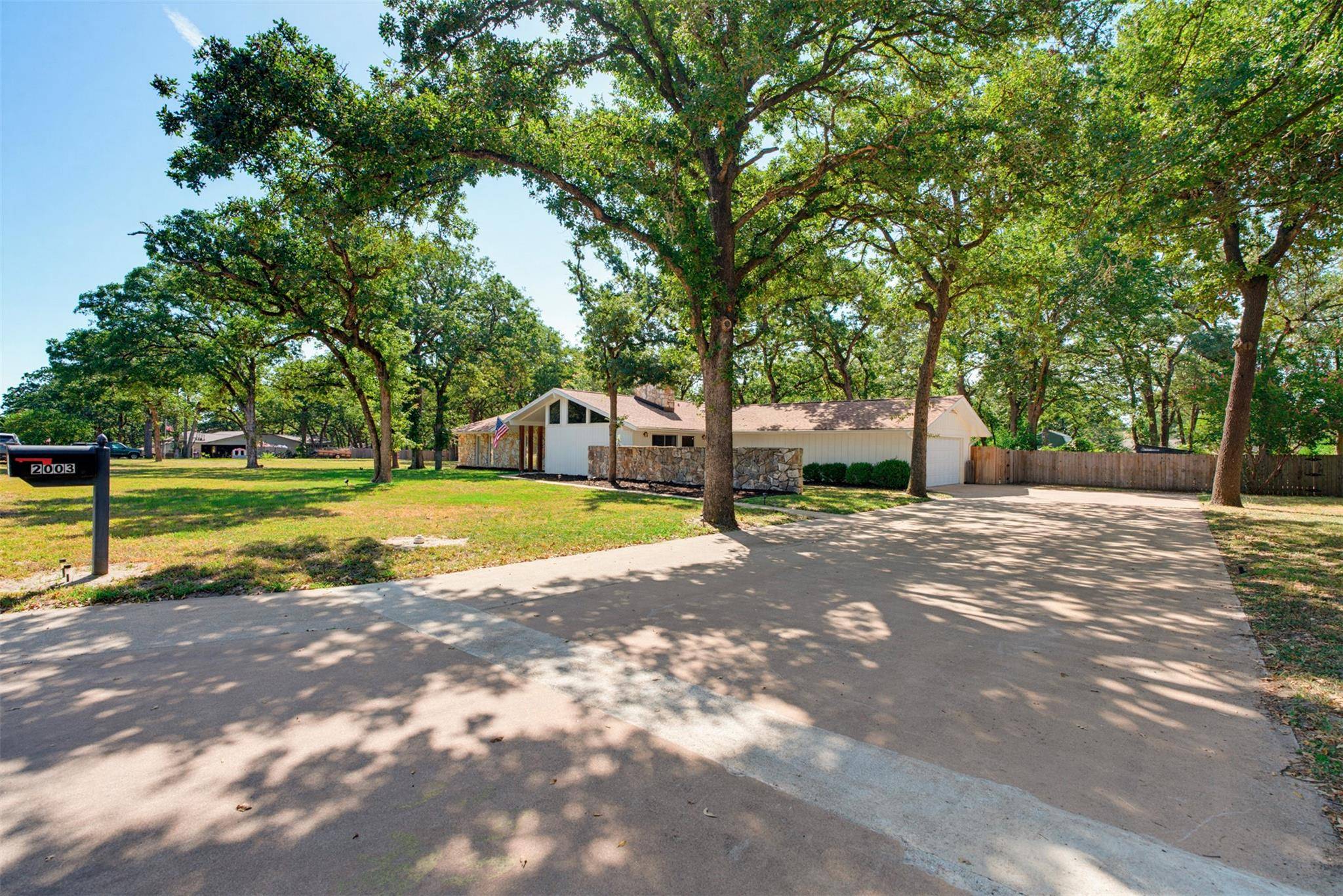 2003 Okelley RD, Rockdale, TX 76567