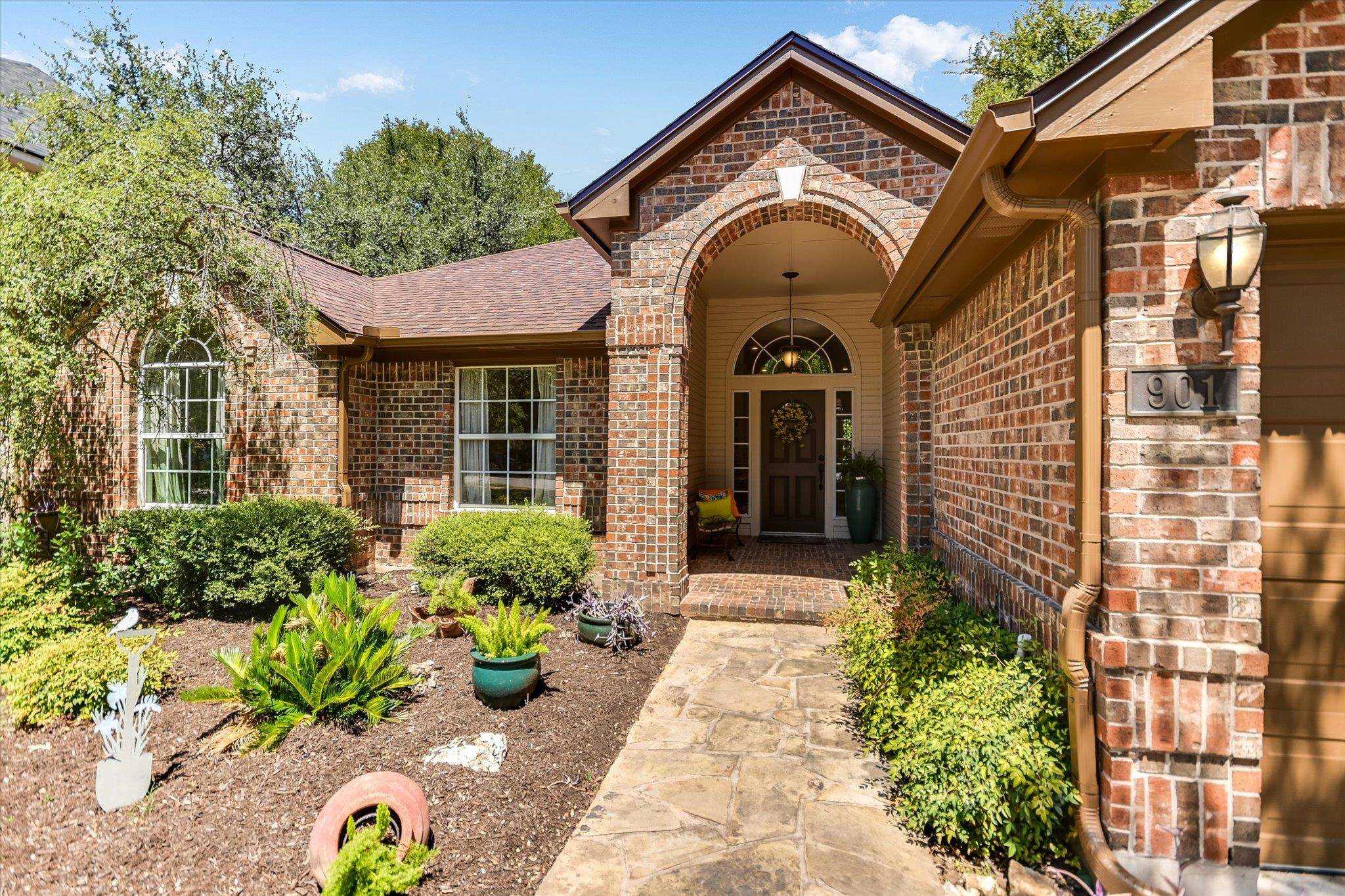901 Rock Spring CV, Round Rock, TX 78681