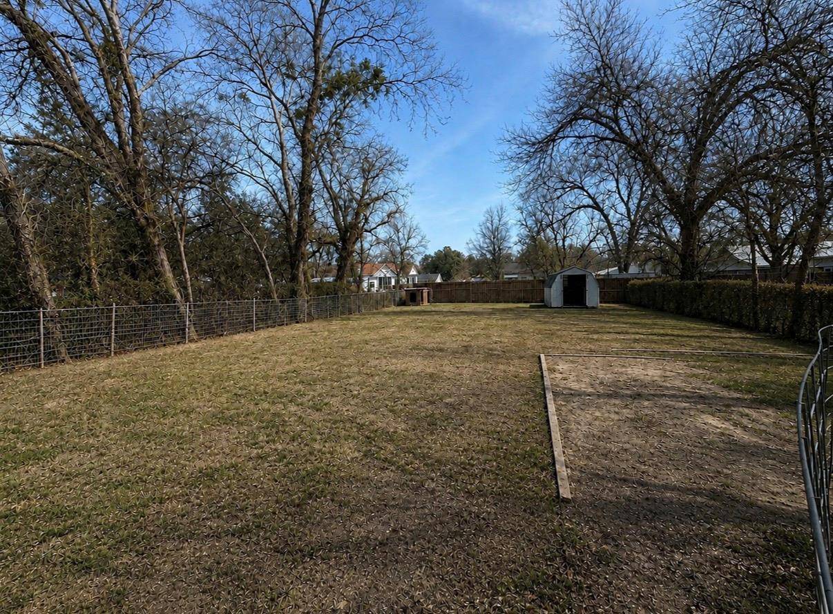 1120 Saint Paul ST, Gonzales, TX 78629
