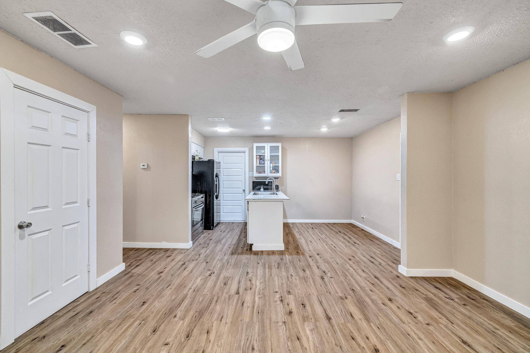 205 Liverpool DR, Austin, TX 78745