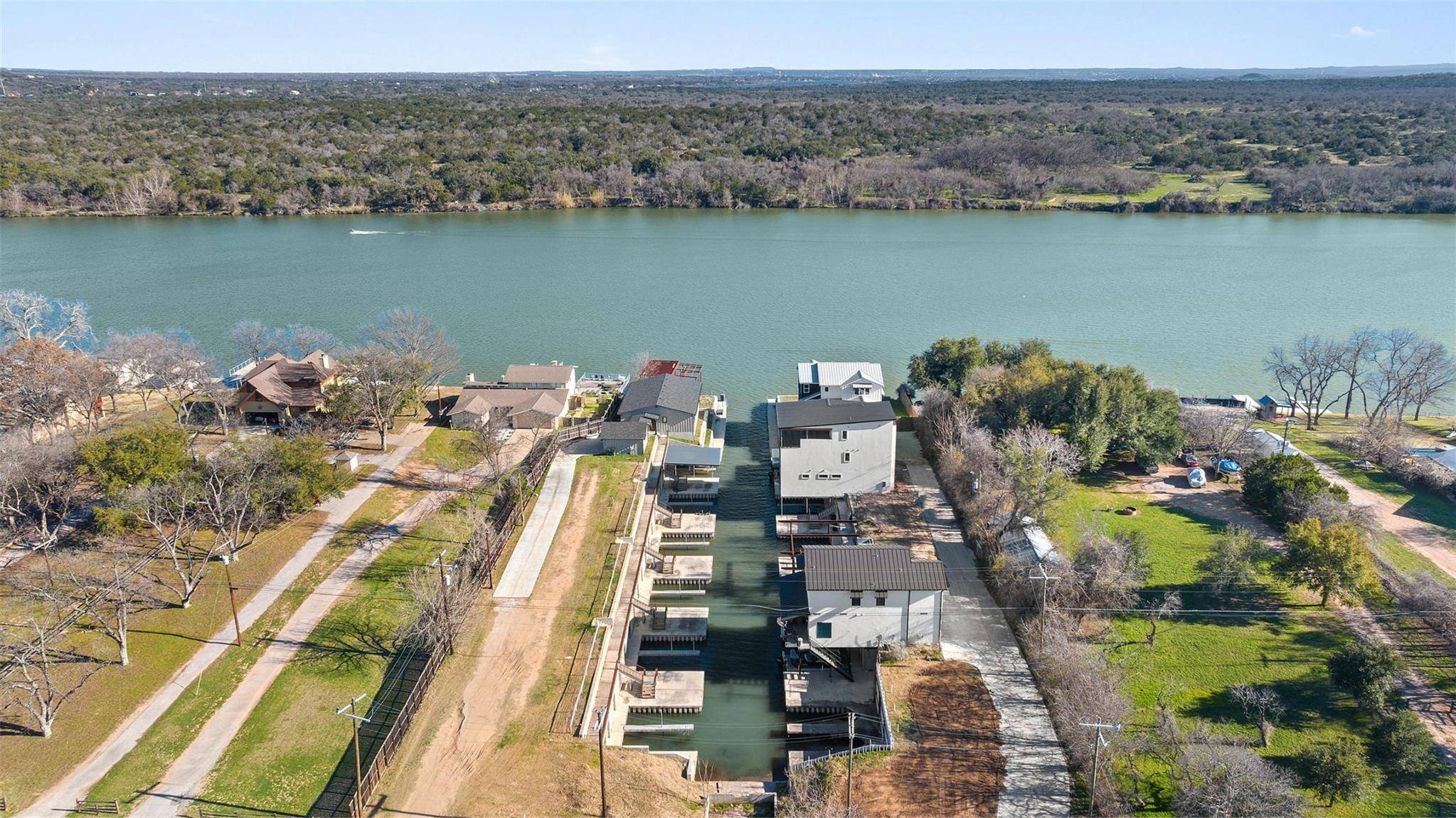 942 Euel Moore DR, Kingsland, TX 78639