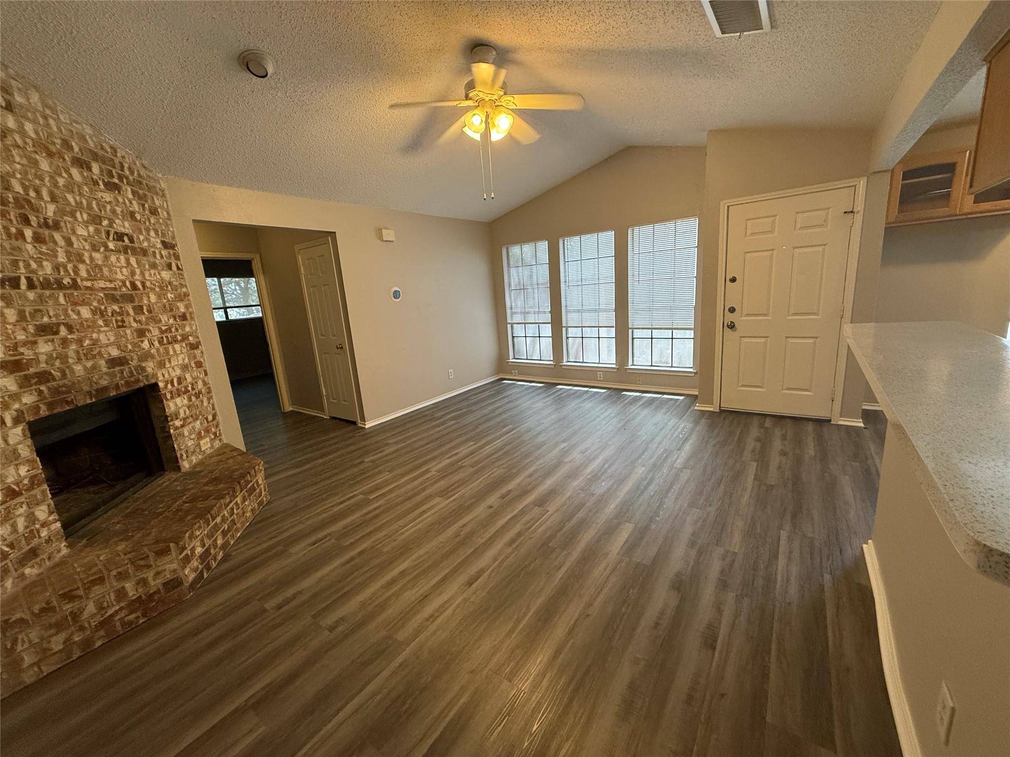 9313 Kempler DR #B, Austin, TX 78748