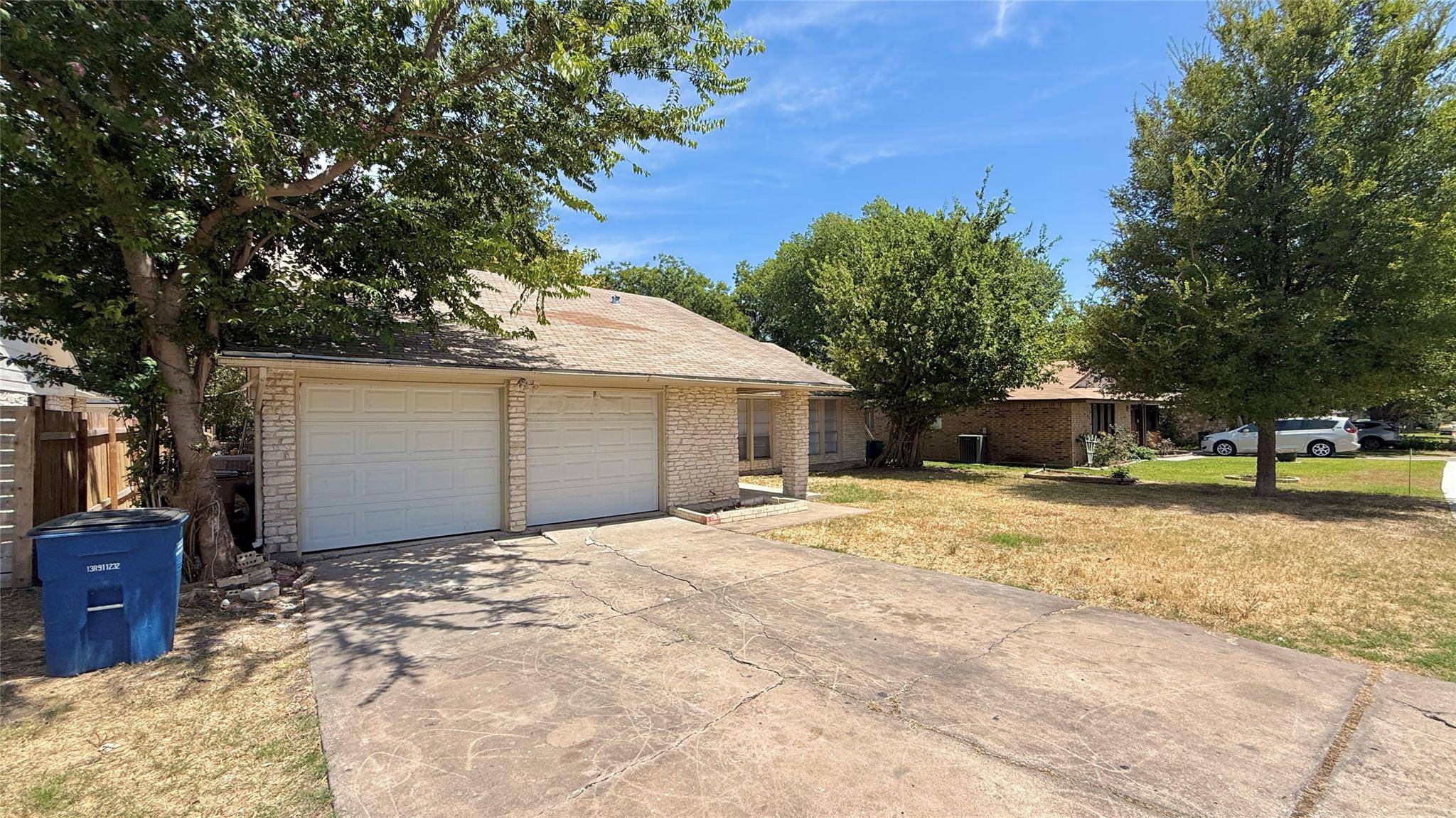10105 Oak Hollow DR, Austin, TX 78758