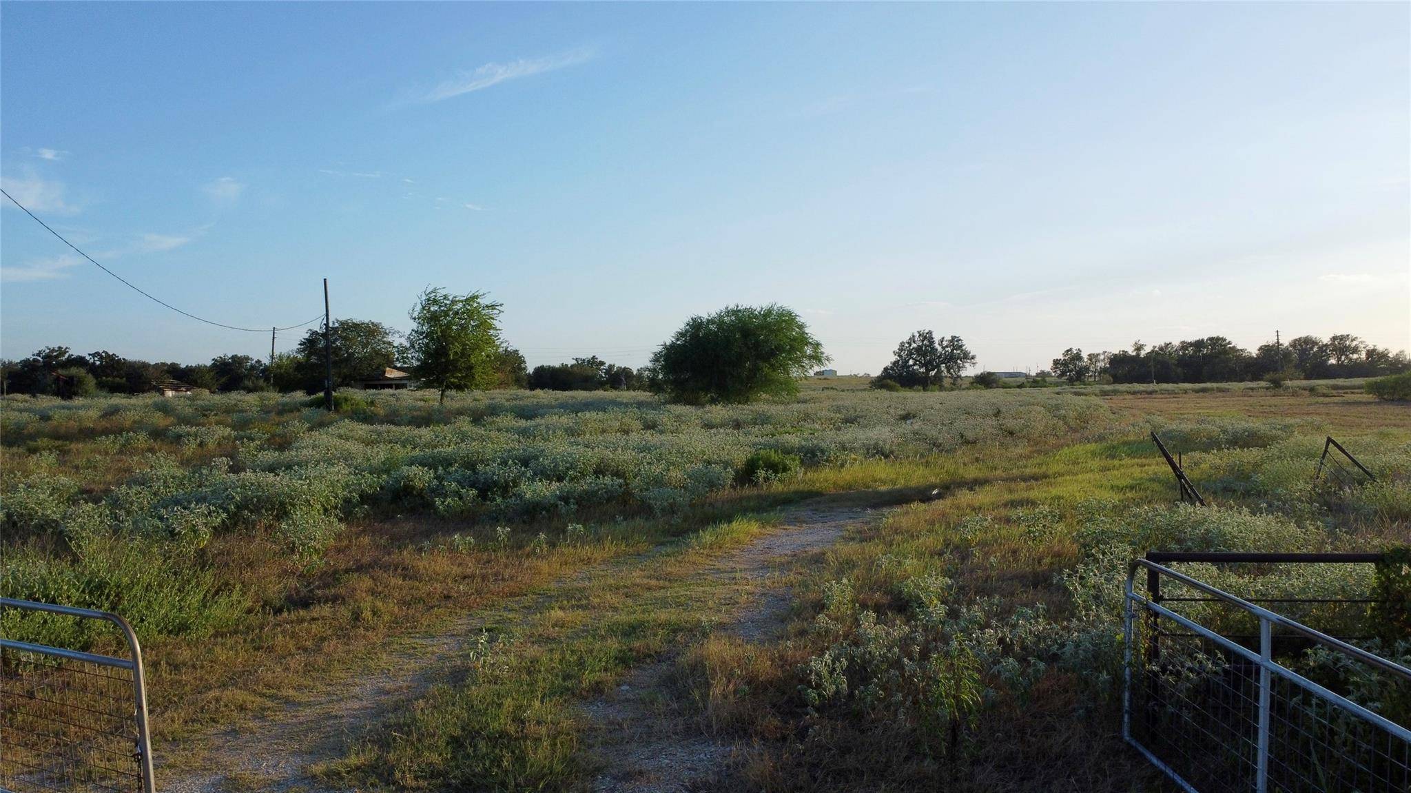 6447 Gander Slough RD, Kingsbury, TX 78638