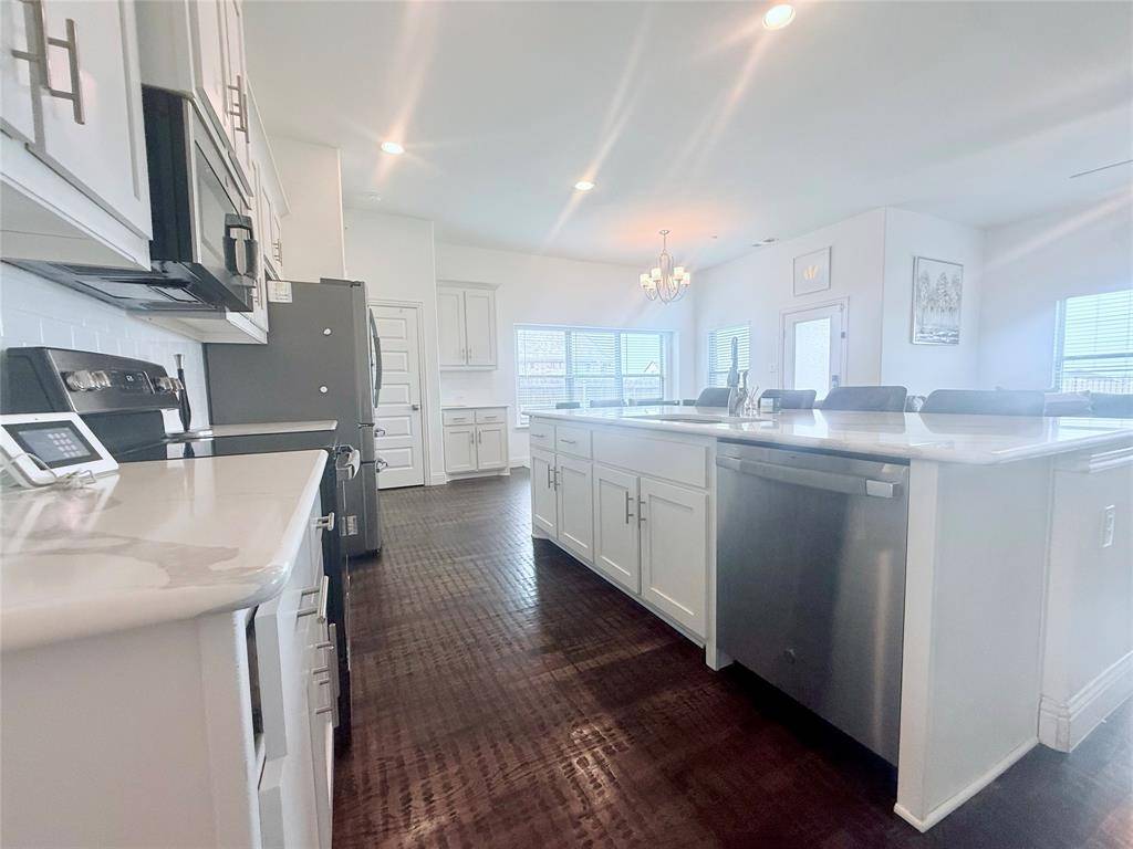 2080 Abela Drive, Waxahachie, TX 75165