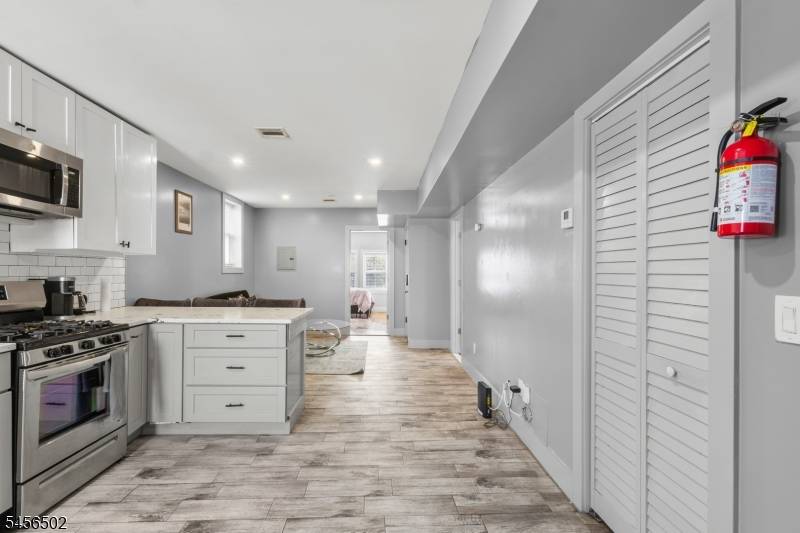 53 2Nd Ave #2, Newark City, NJ 07107