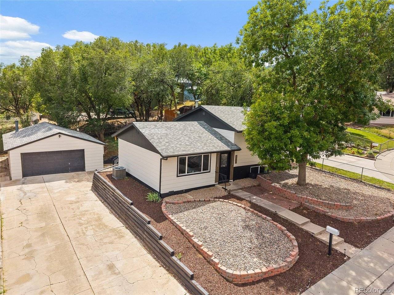 2537 Camelot, Colorado Springs, CO 80904