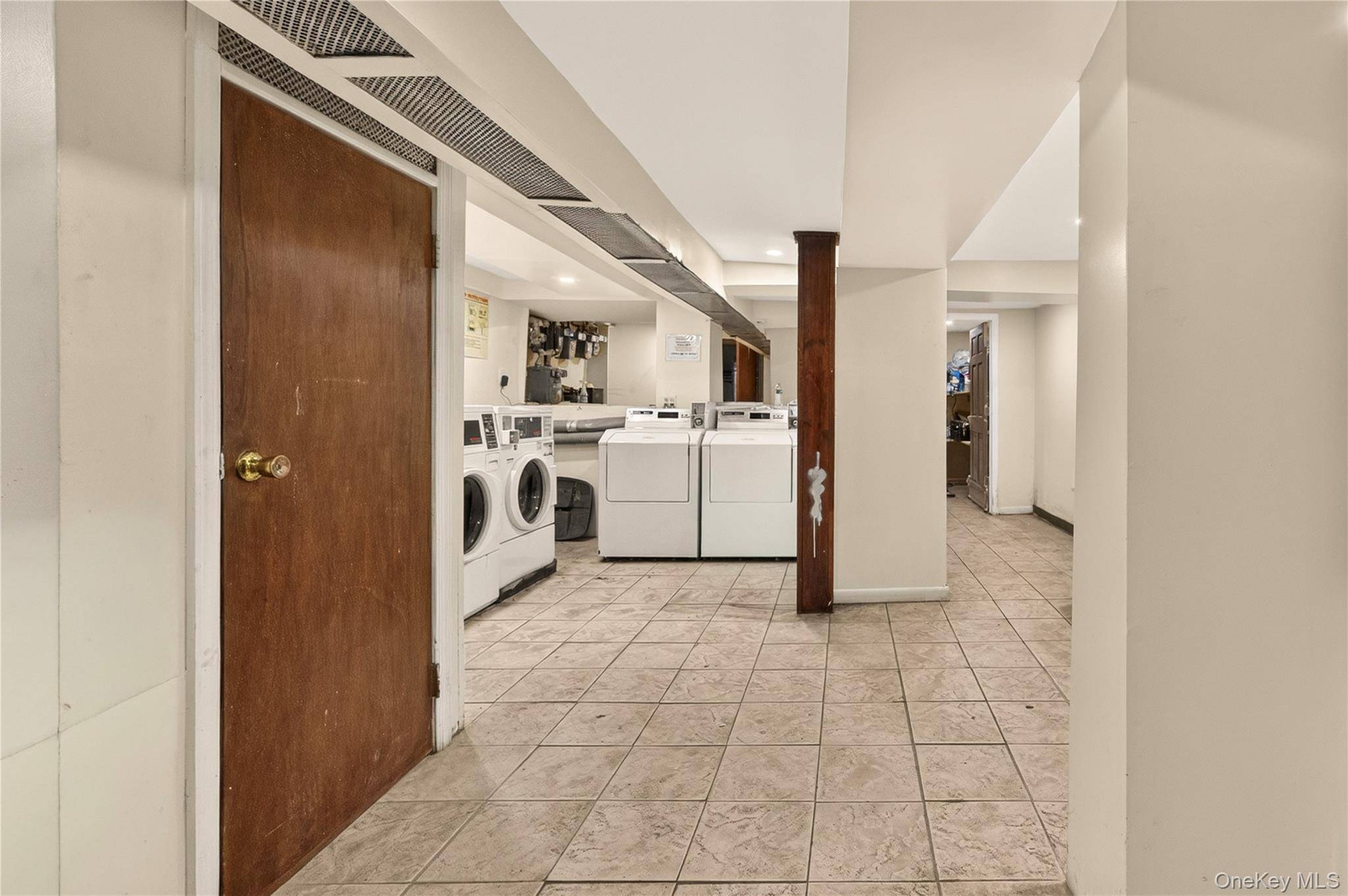 811 Penfield ST, Bronx, NY 10470