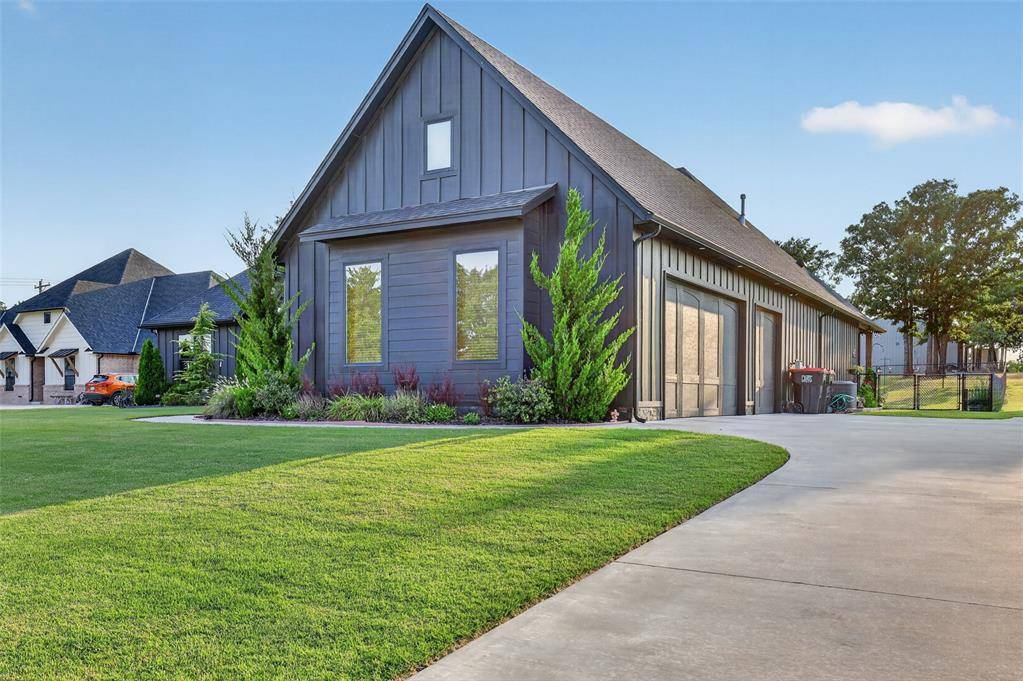53 N Oaks RD, Harrah, OK 73045