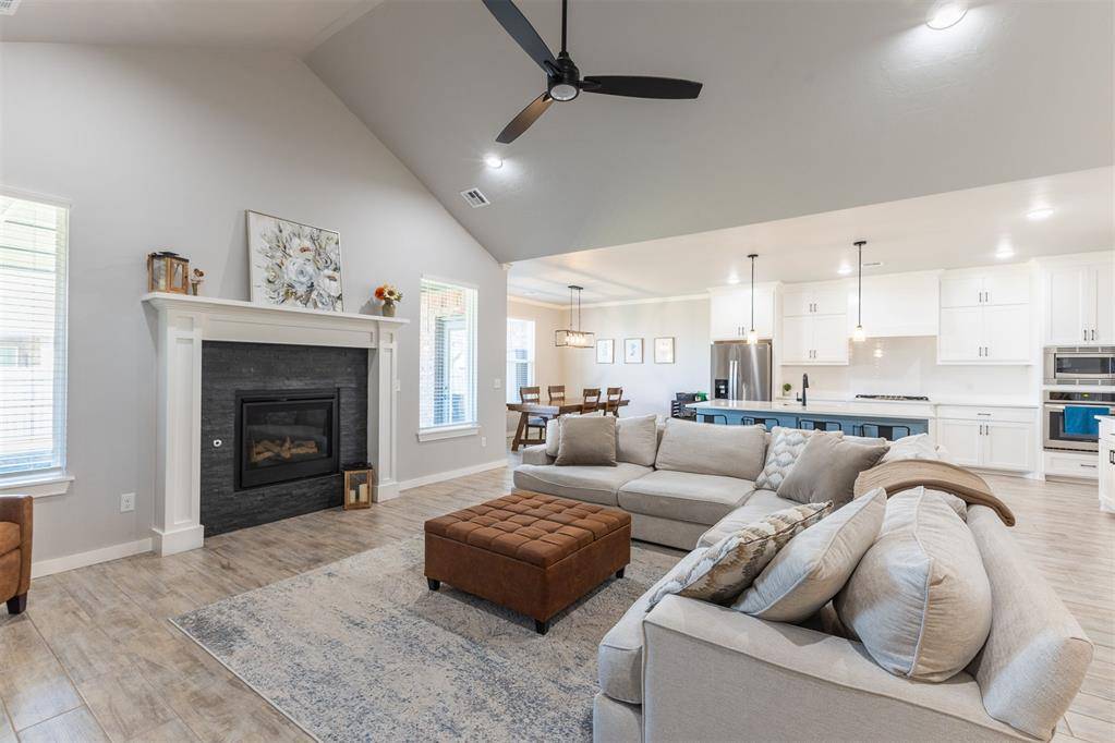 1514 Pineridge CIR, Piedmont, OK 73078