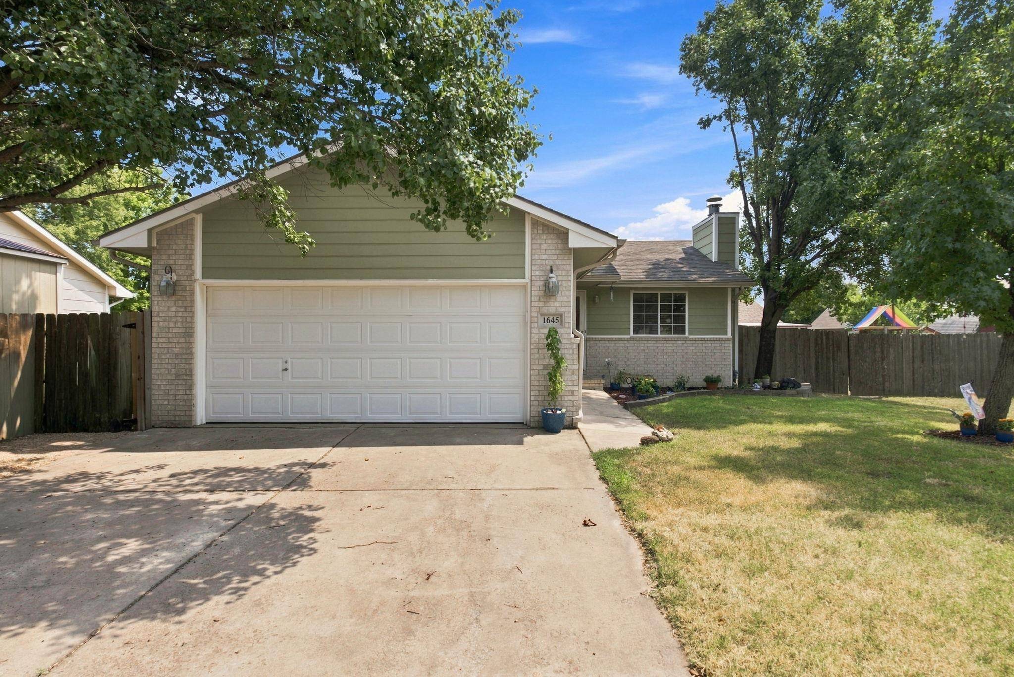 1645 S Lark Ct, Wichita, KS 67209