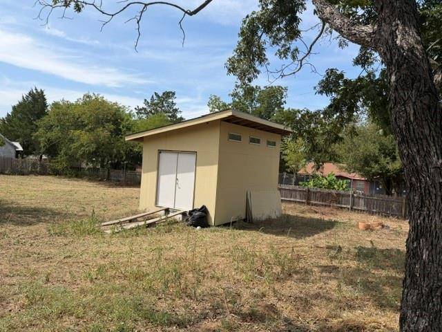 707 W Madison ST, Elgin, TX 78621