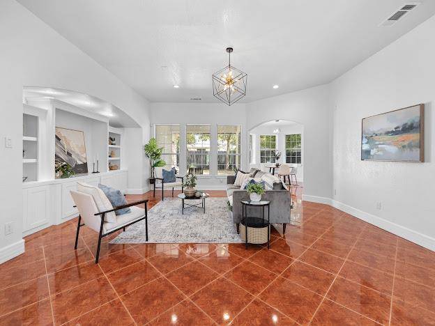 10901 Parkfield DR, Austin, TX 78758