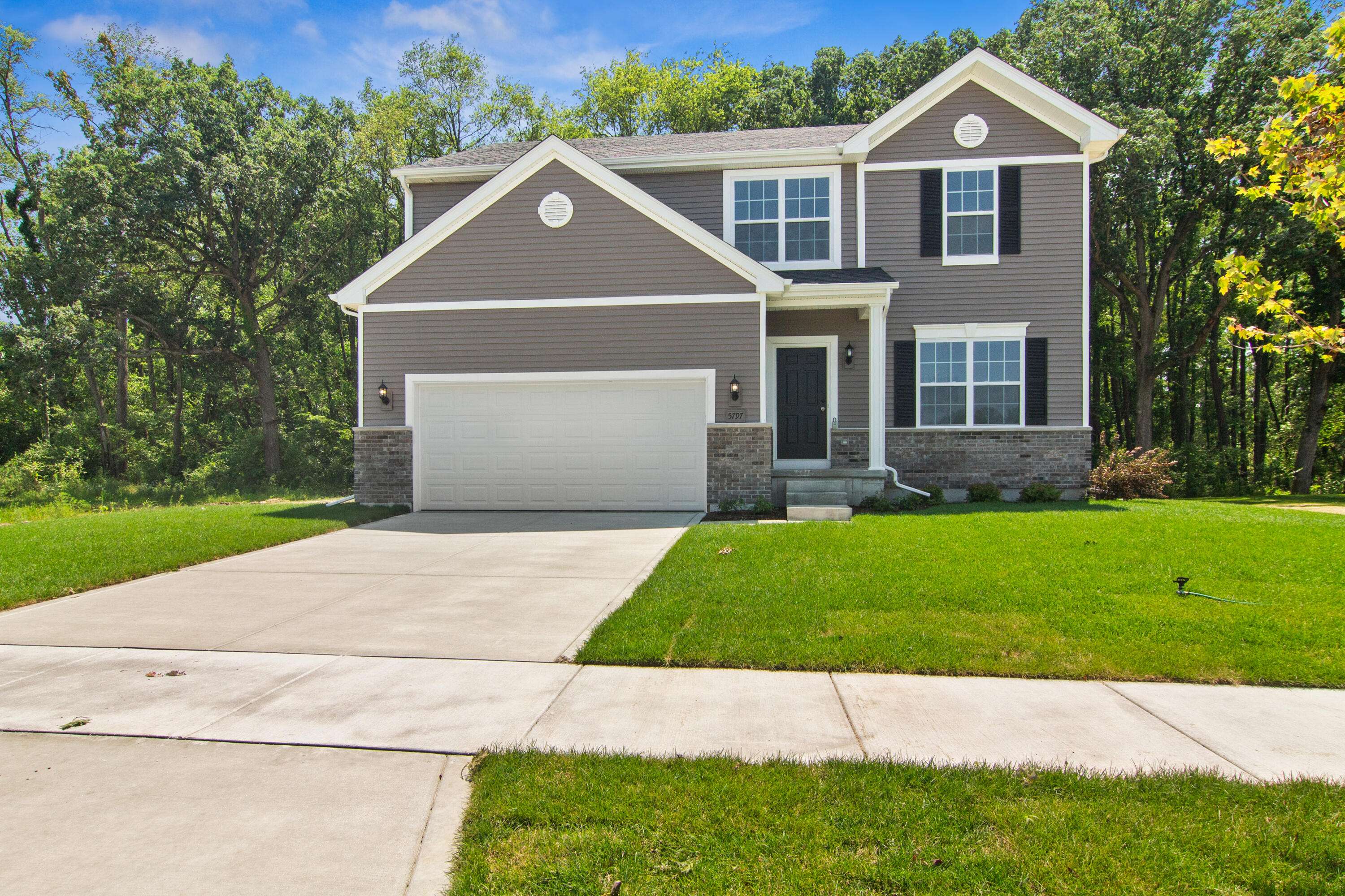 5699 Onyx Avenue, Lowell, IN 46356
