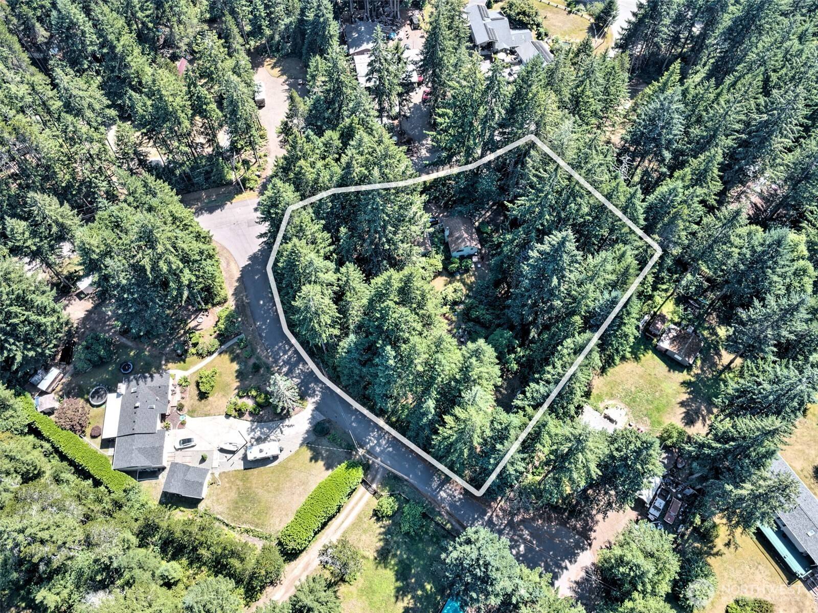 71 E Leisure LN, Grapeview, WA 98546