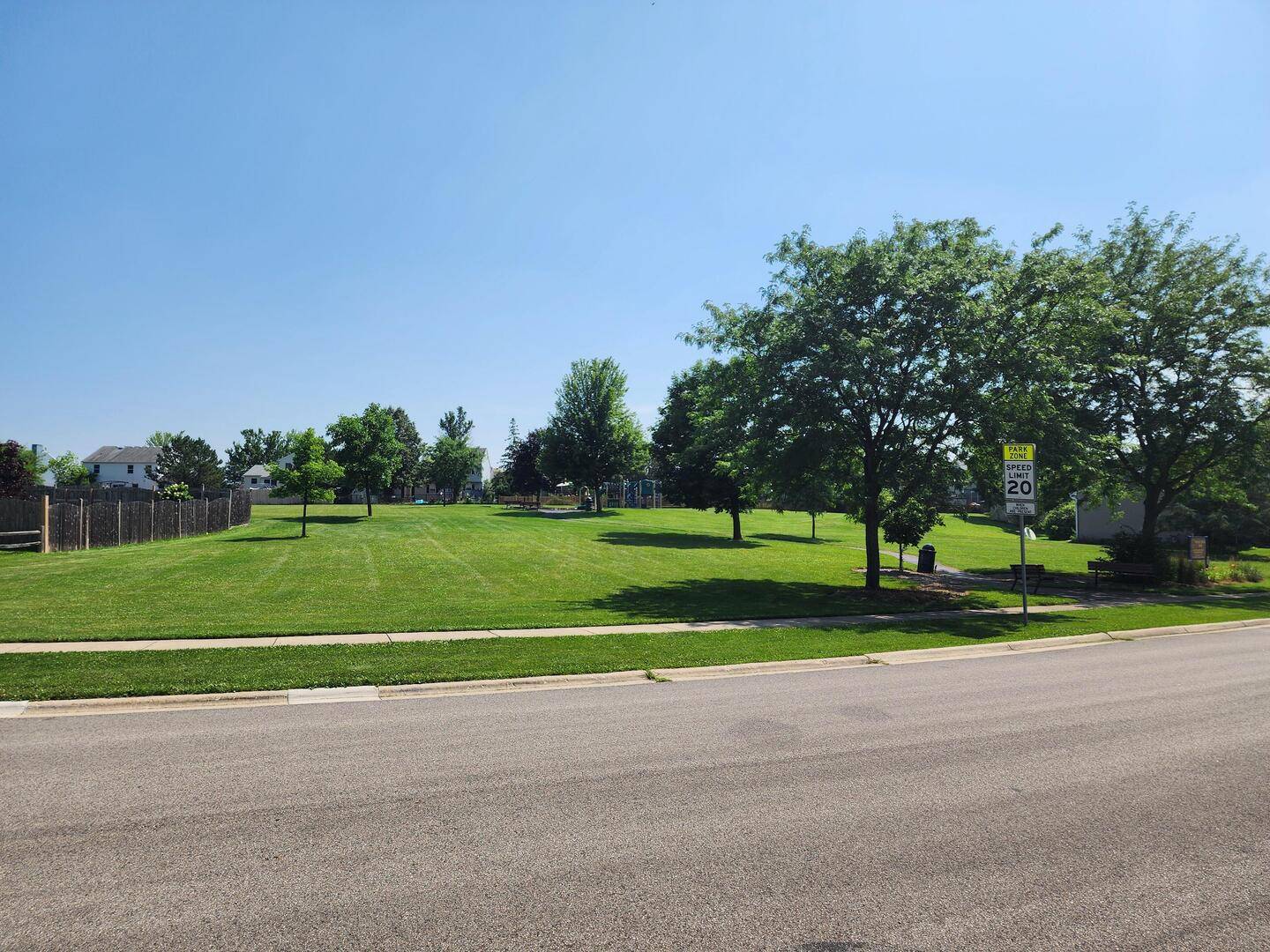 1998 N Karen LN, Round Lake Beach, IL 60073