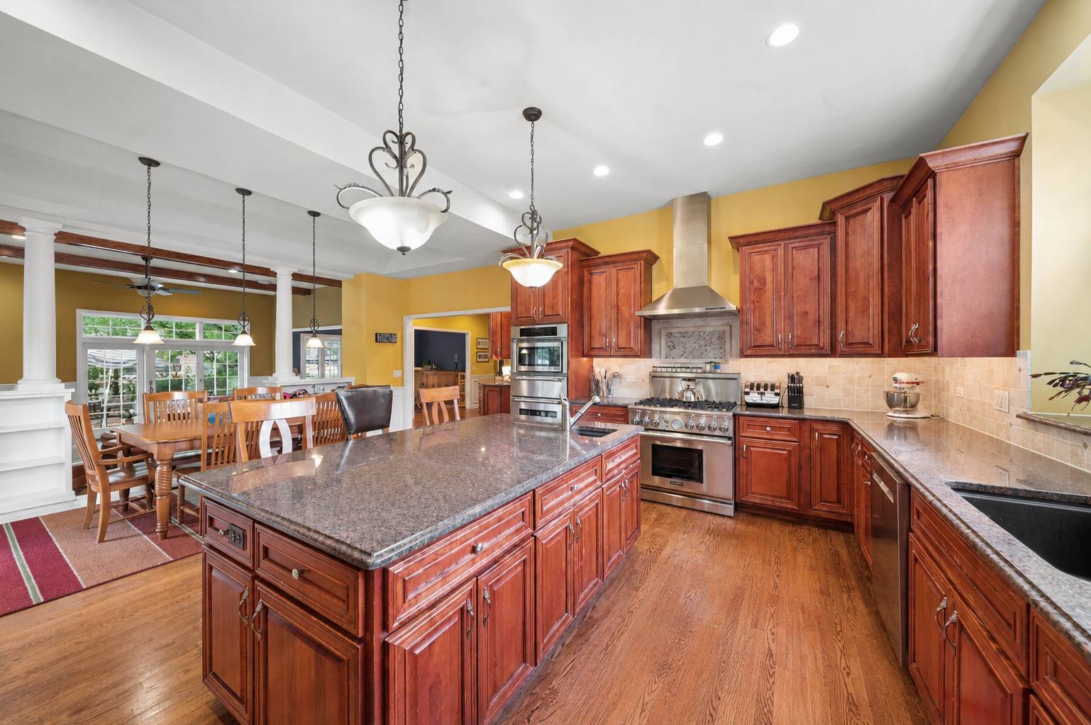 415 Ranch RD, Wheaton, IL 60187