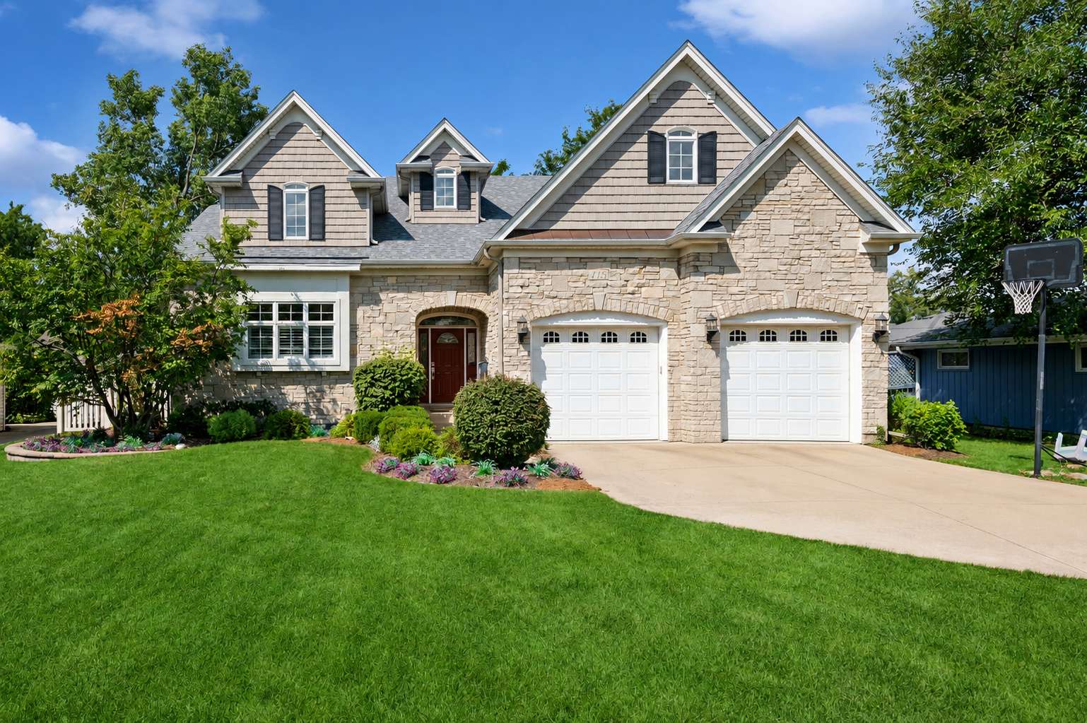 415 Ranch RD, Wheaton, IL 60187