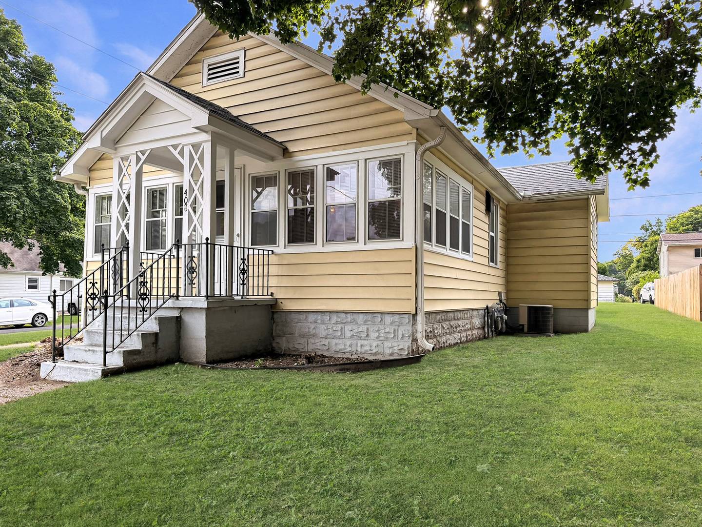 408 12th AVE, Rock Falls, IL 61071