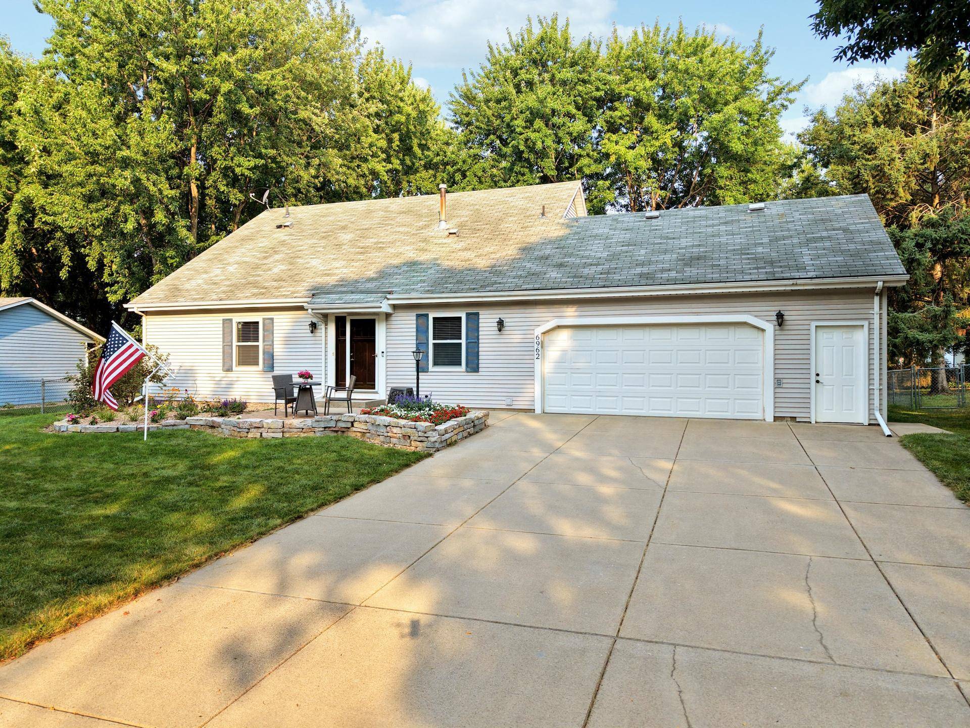 6962 Ideal AVE S, Cottage Grove, MN 55016