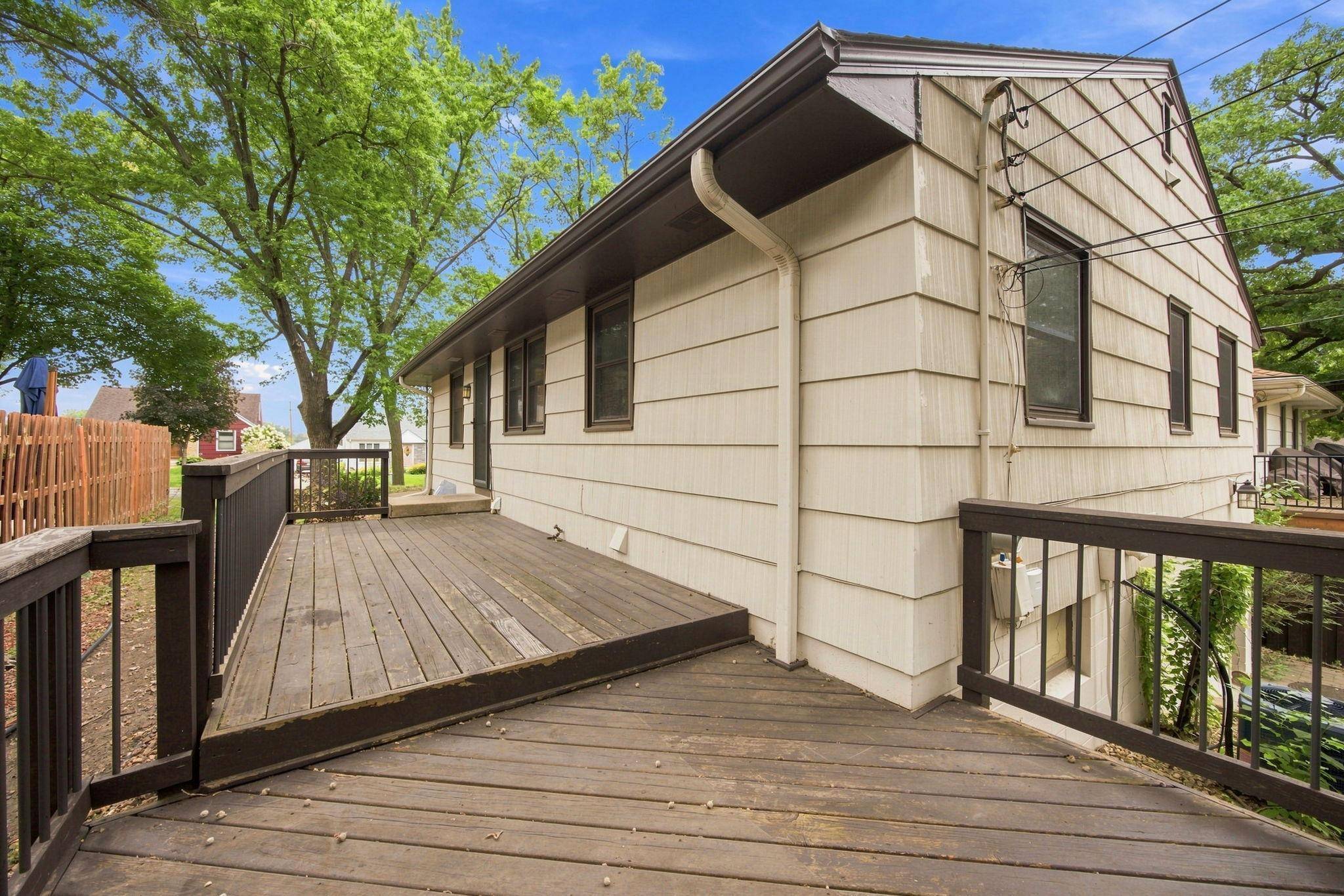 7720 Edgebrook DR, Saint Louis Park, MN 55426