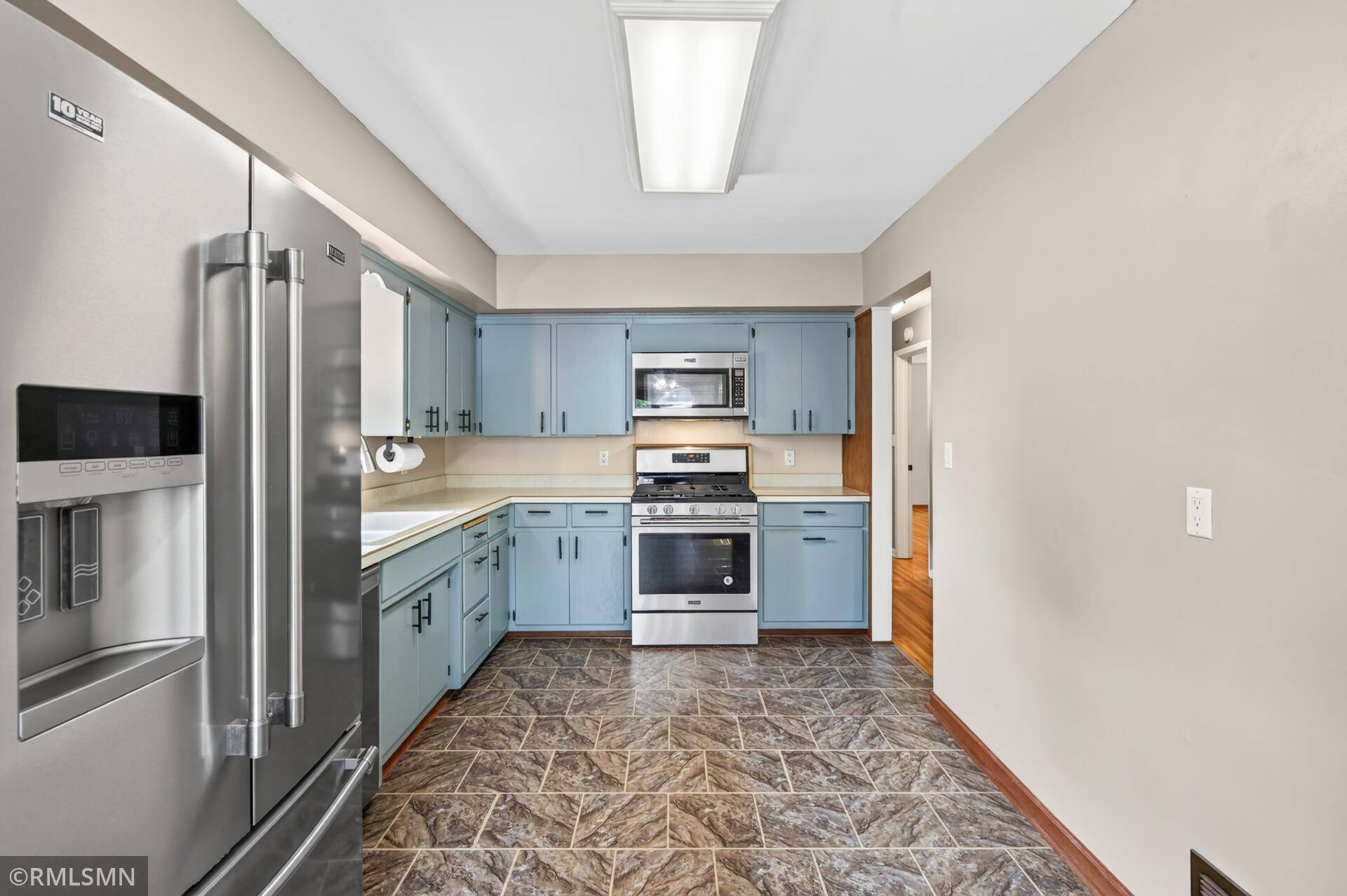 1864 8th ST, White Bear Lake, MN 55110