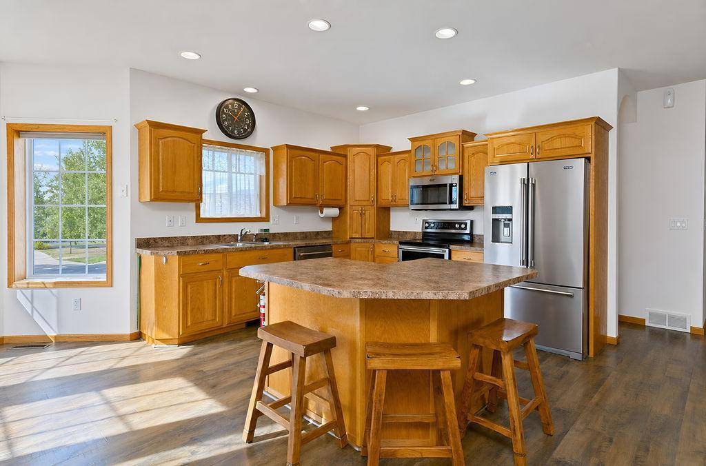 938 Parkway DR, West Fargo, ND 58078
