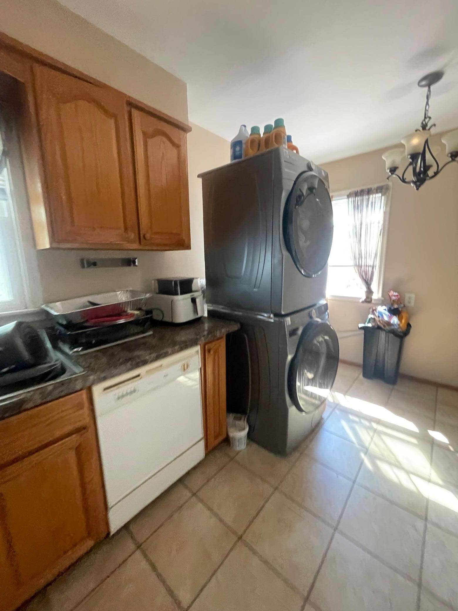 150 Roselawn AVE E, Maplewood, MN 55117