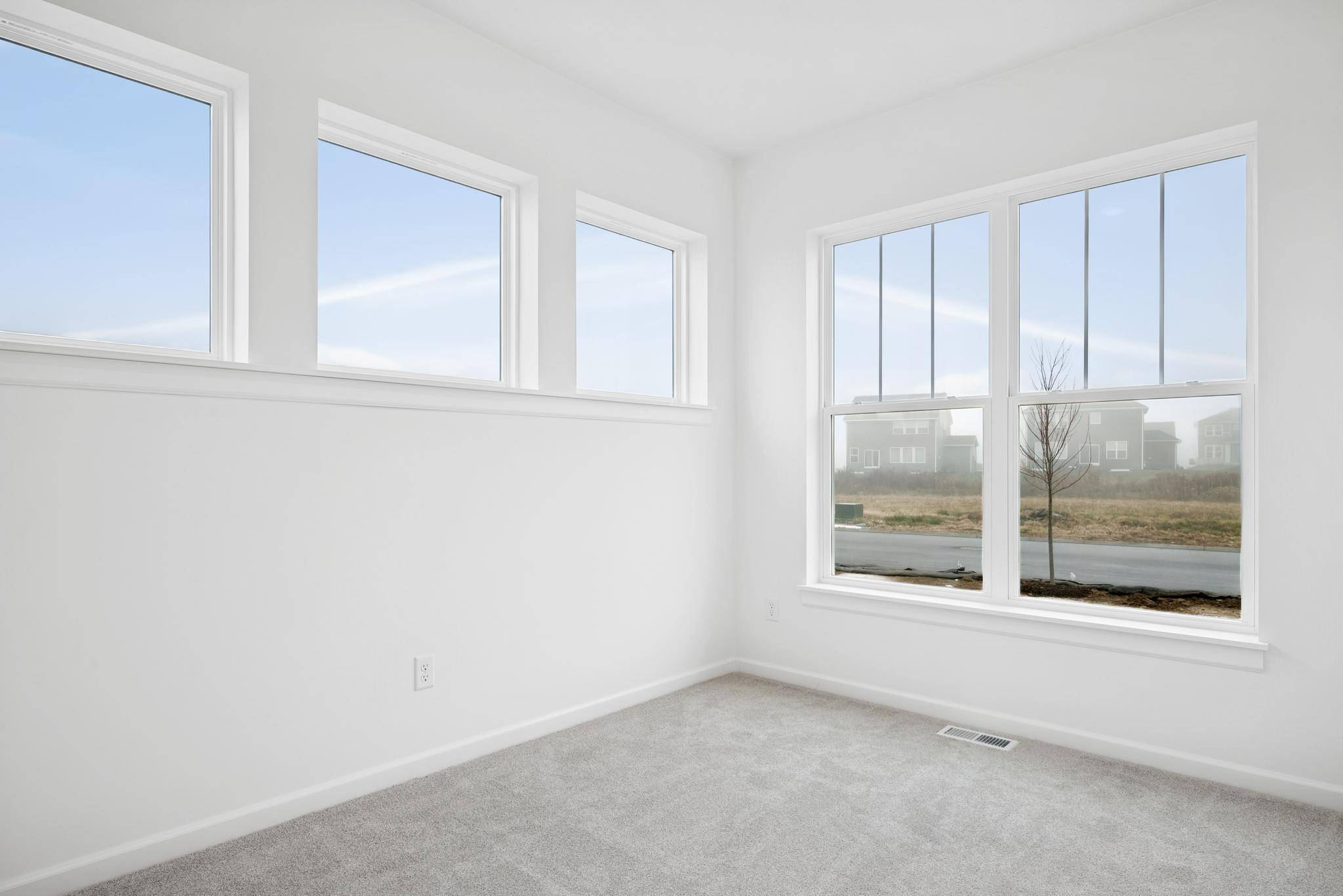 1646 Tyrone DR, Shakopee, MN 55379